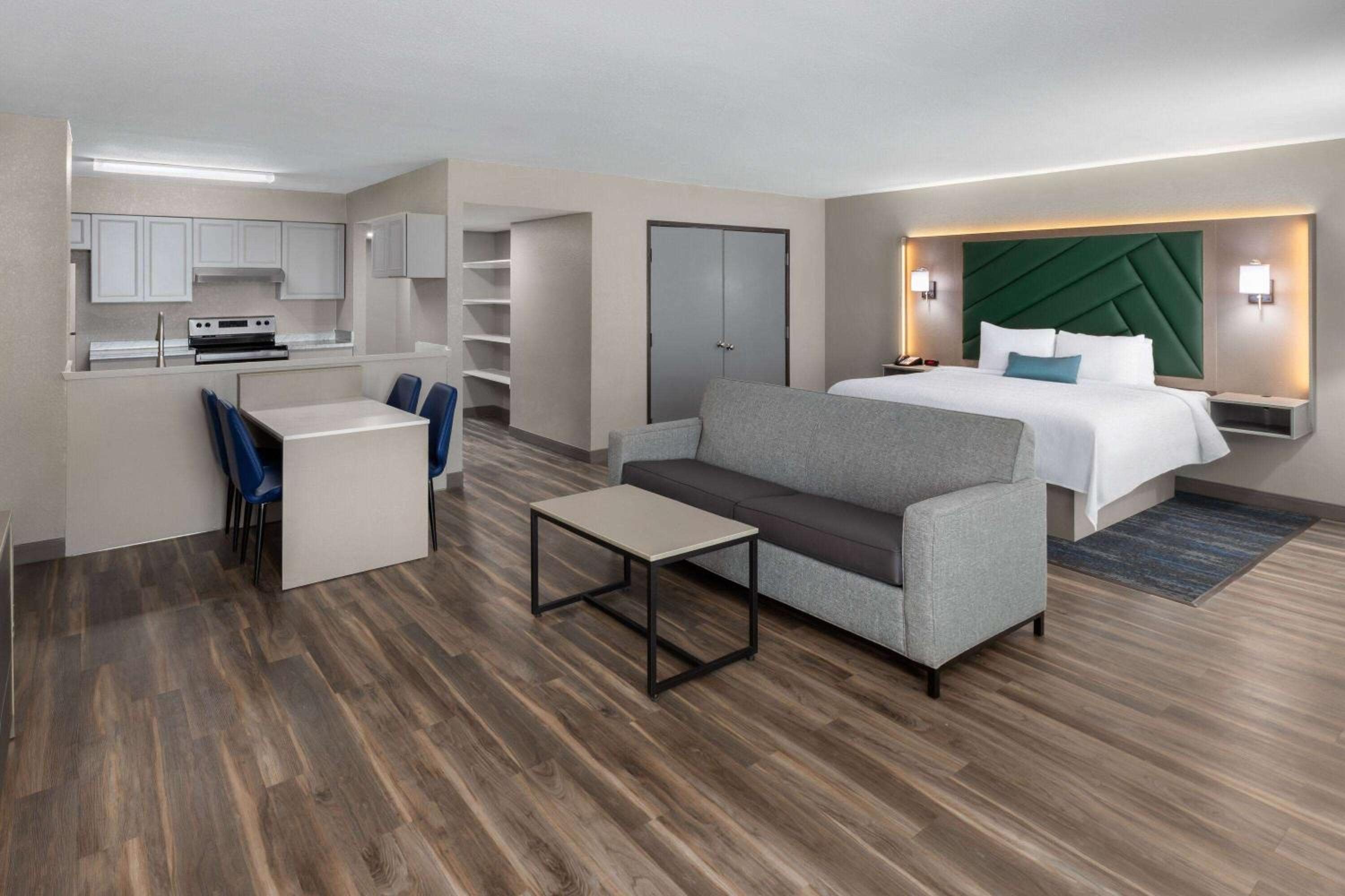 Executive King Suite - Non-Smoking