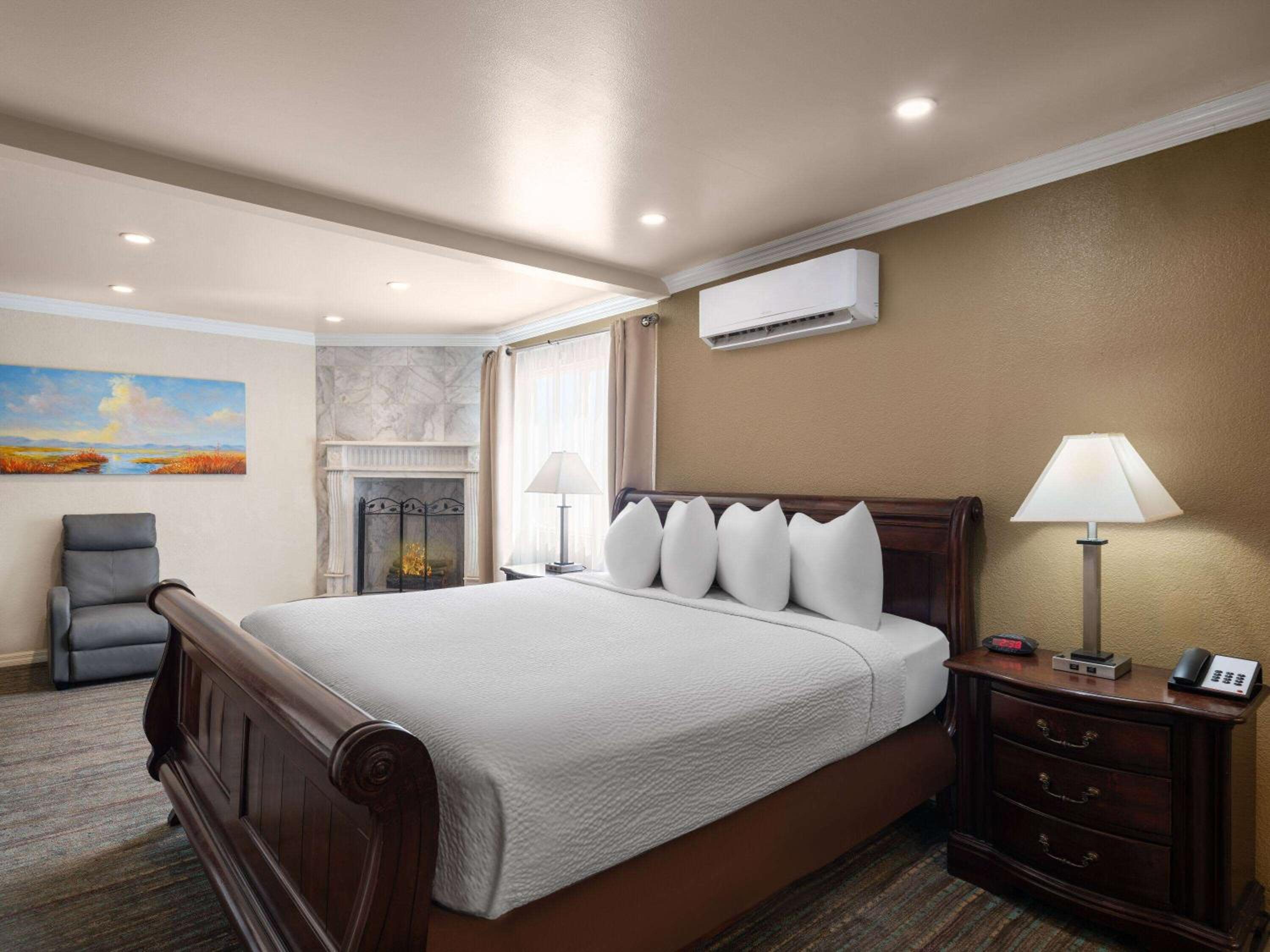 King Studio Suite - Non-Smoking - Photo 3