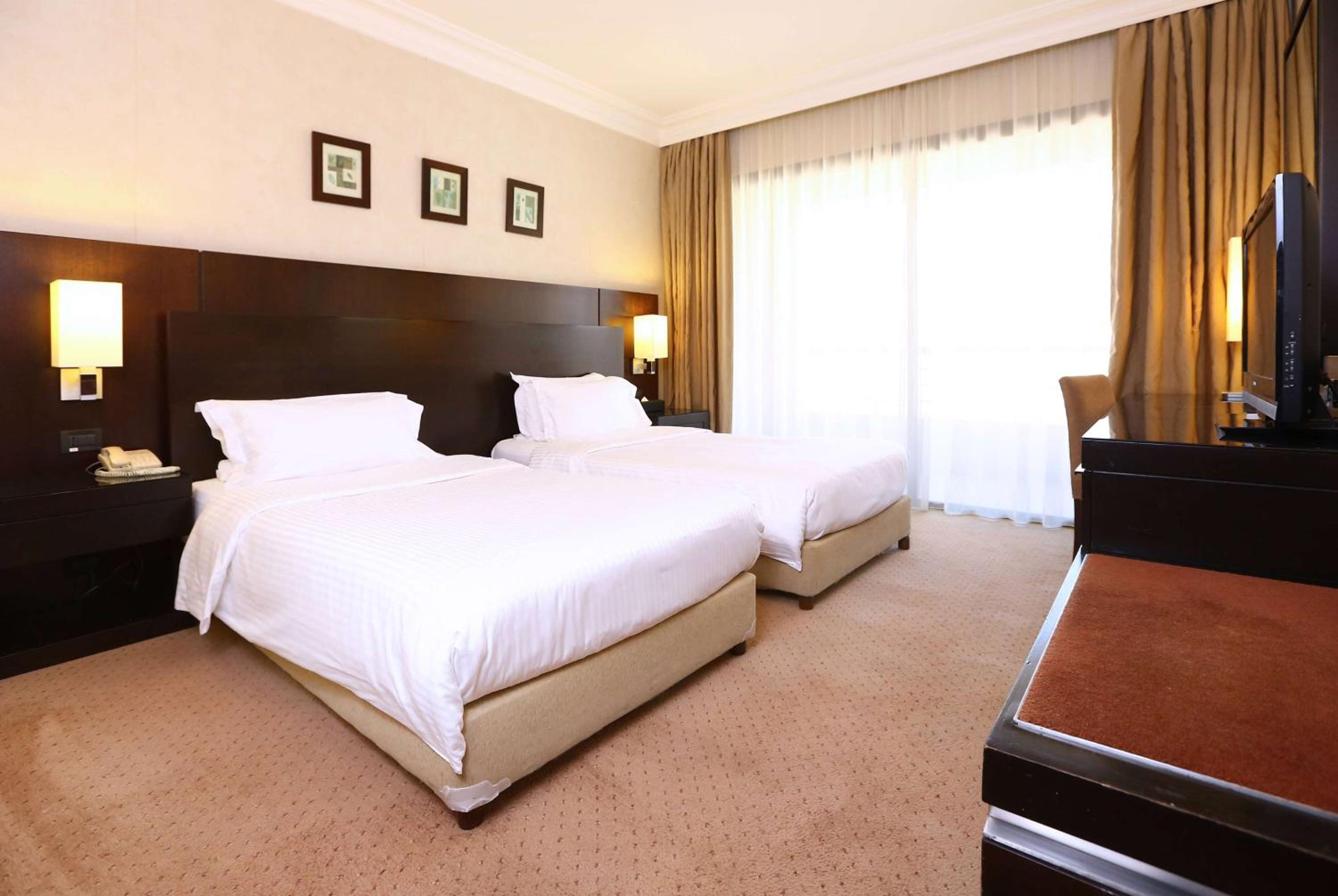 Premium Twin Room Non-Smoking - Photo 1