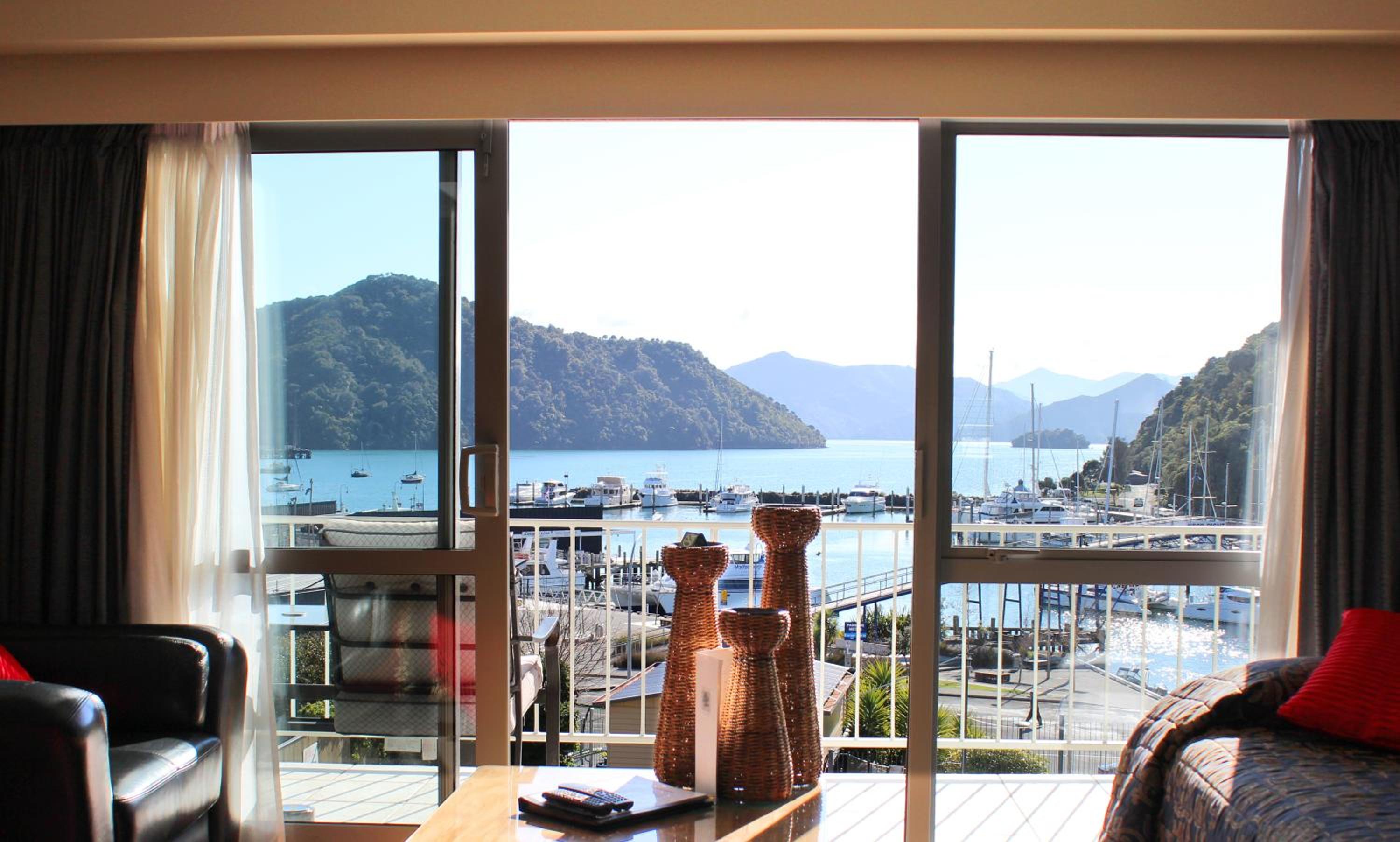 Twin Spa Bath Harbor View - Photo 1