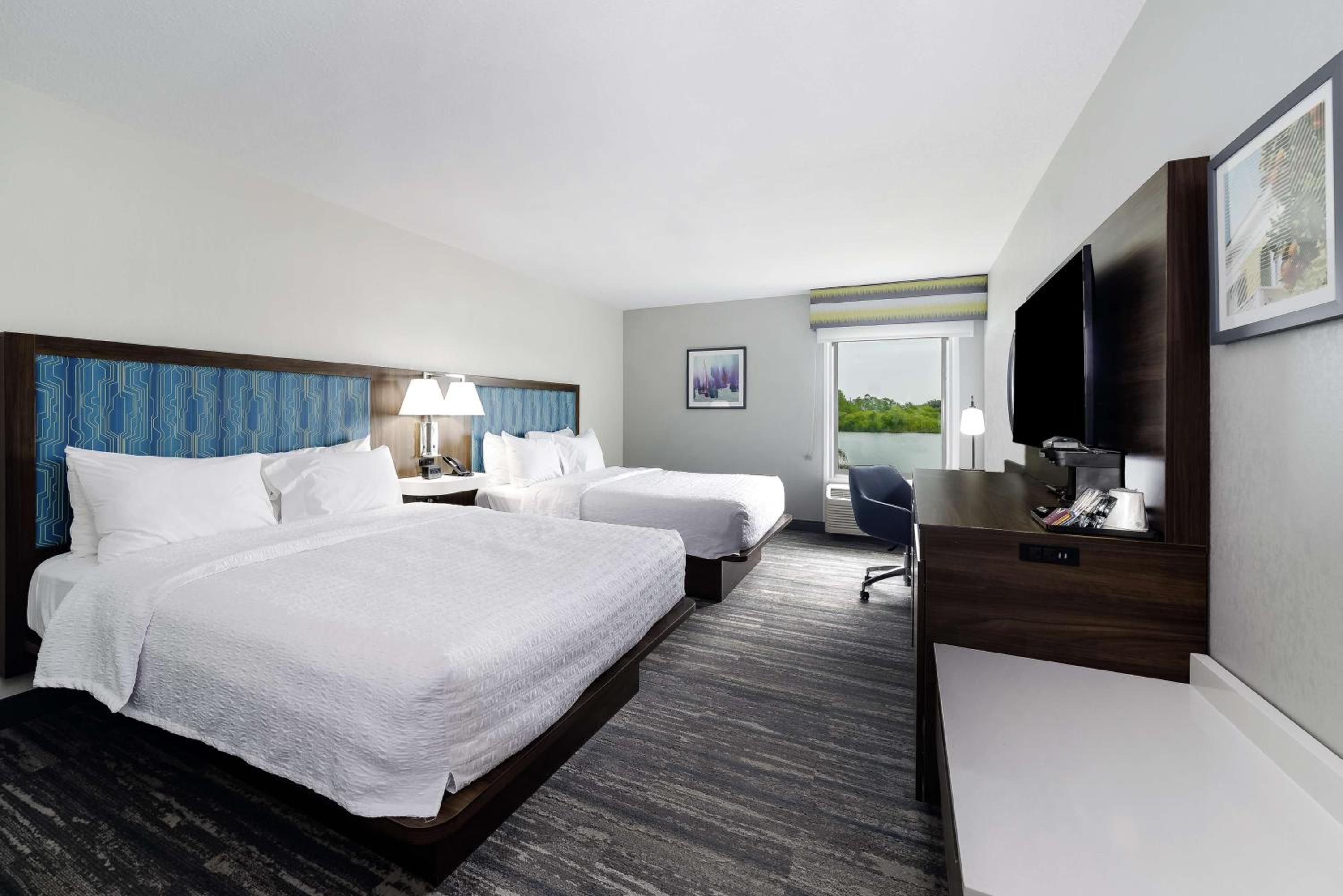 Room with Two Queen Beds and Lake View - Non-Smoking
