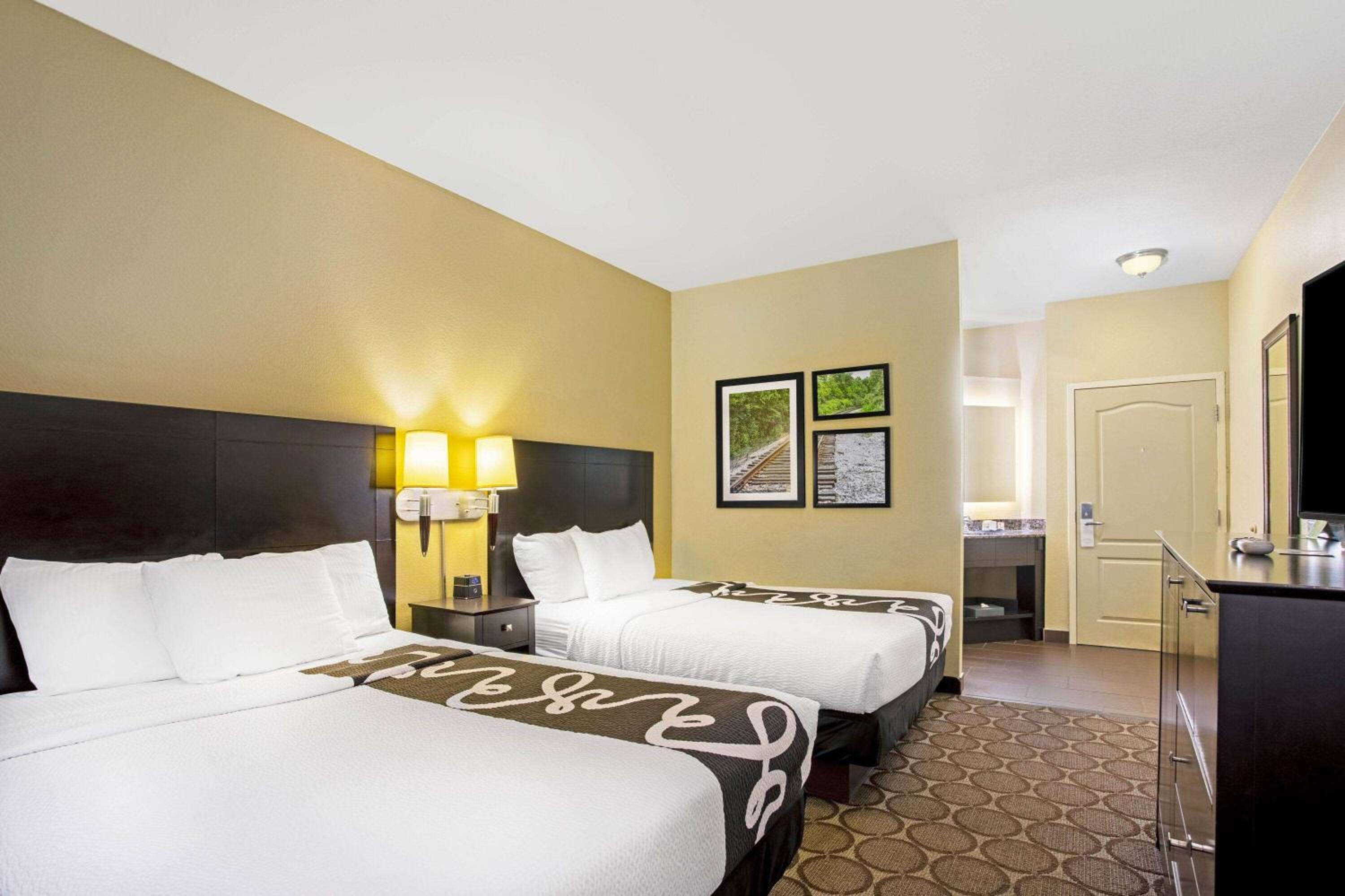Double Room with Mobility/Hearing Impaired Access - Non-Smoking - Photo 1
