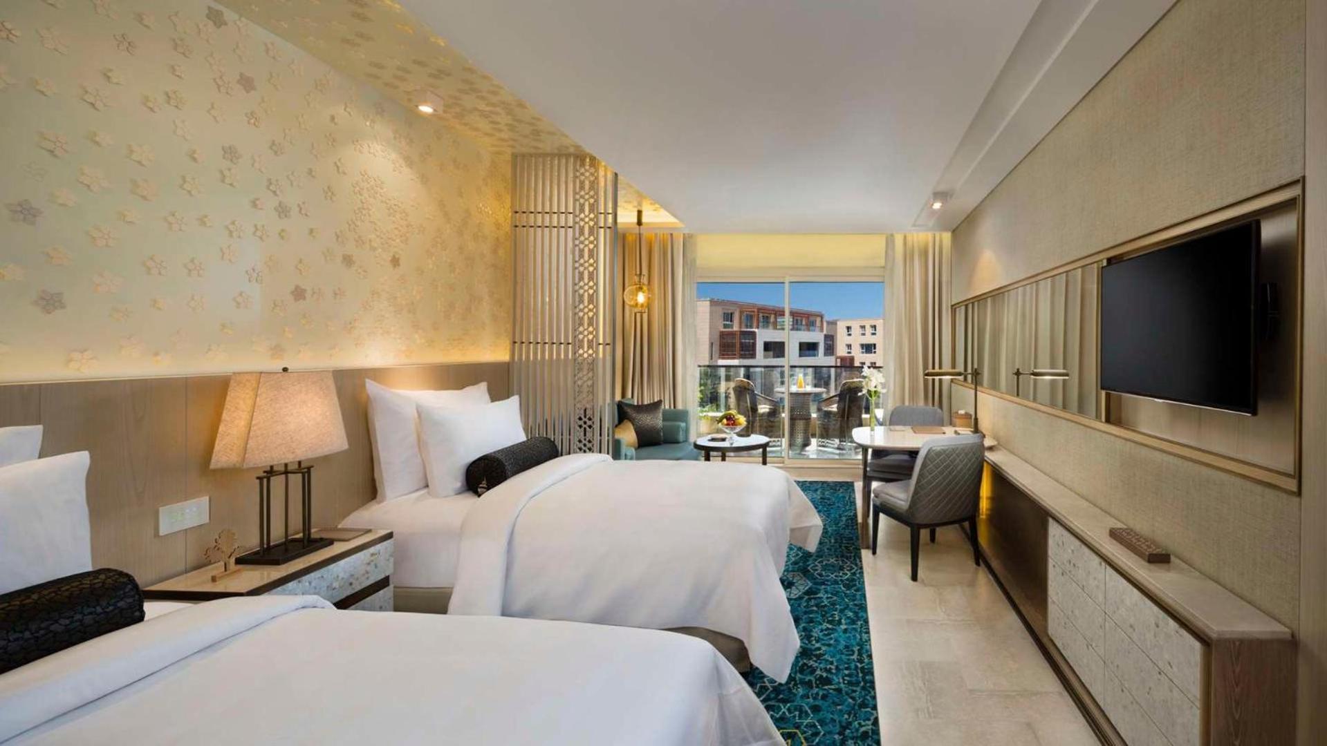 Deluxe Summerland Resort View Room with King Bed