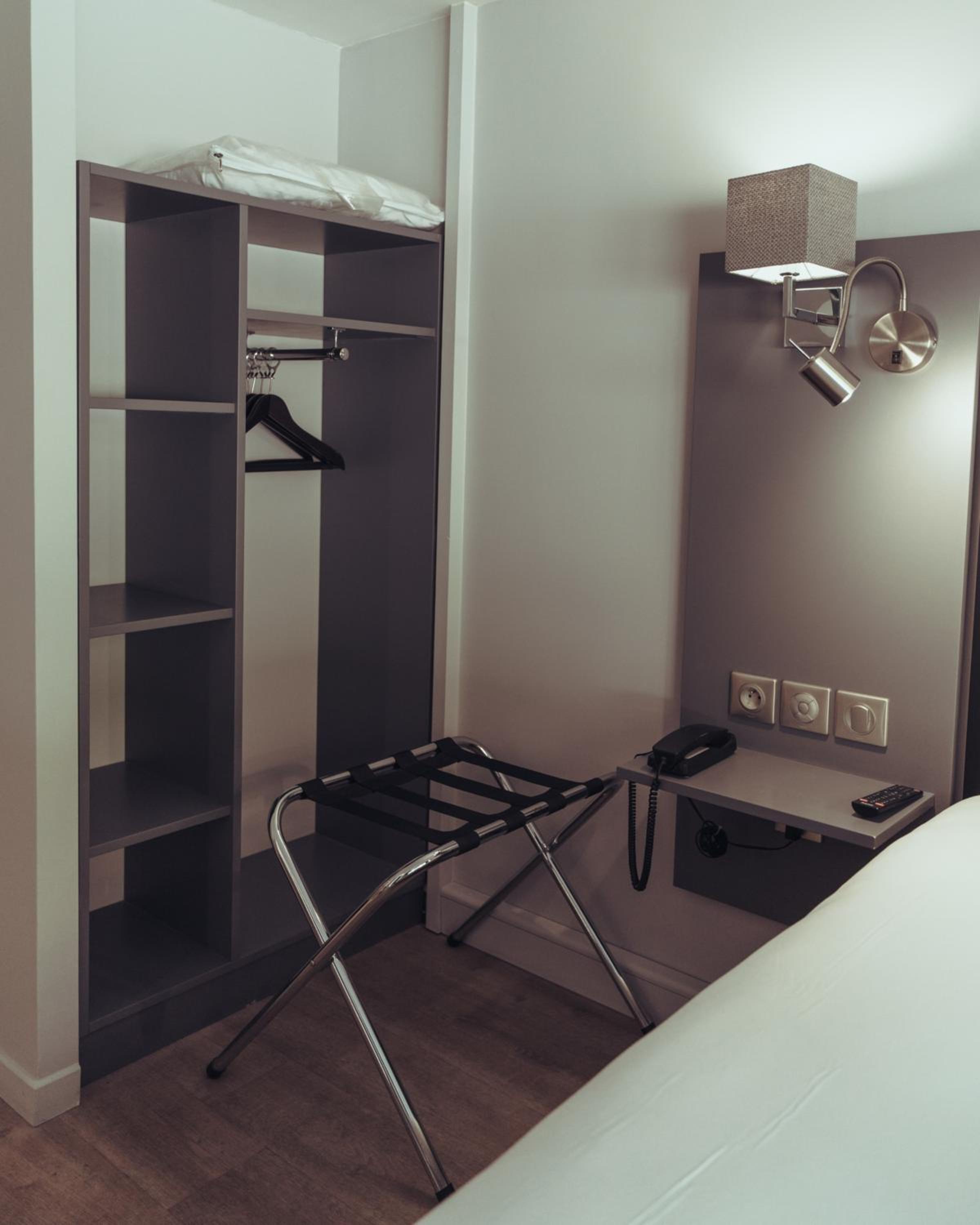 Double Room - Photo 9