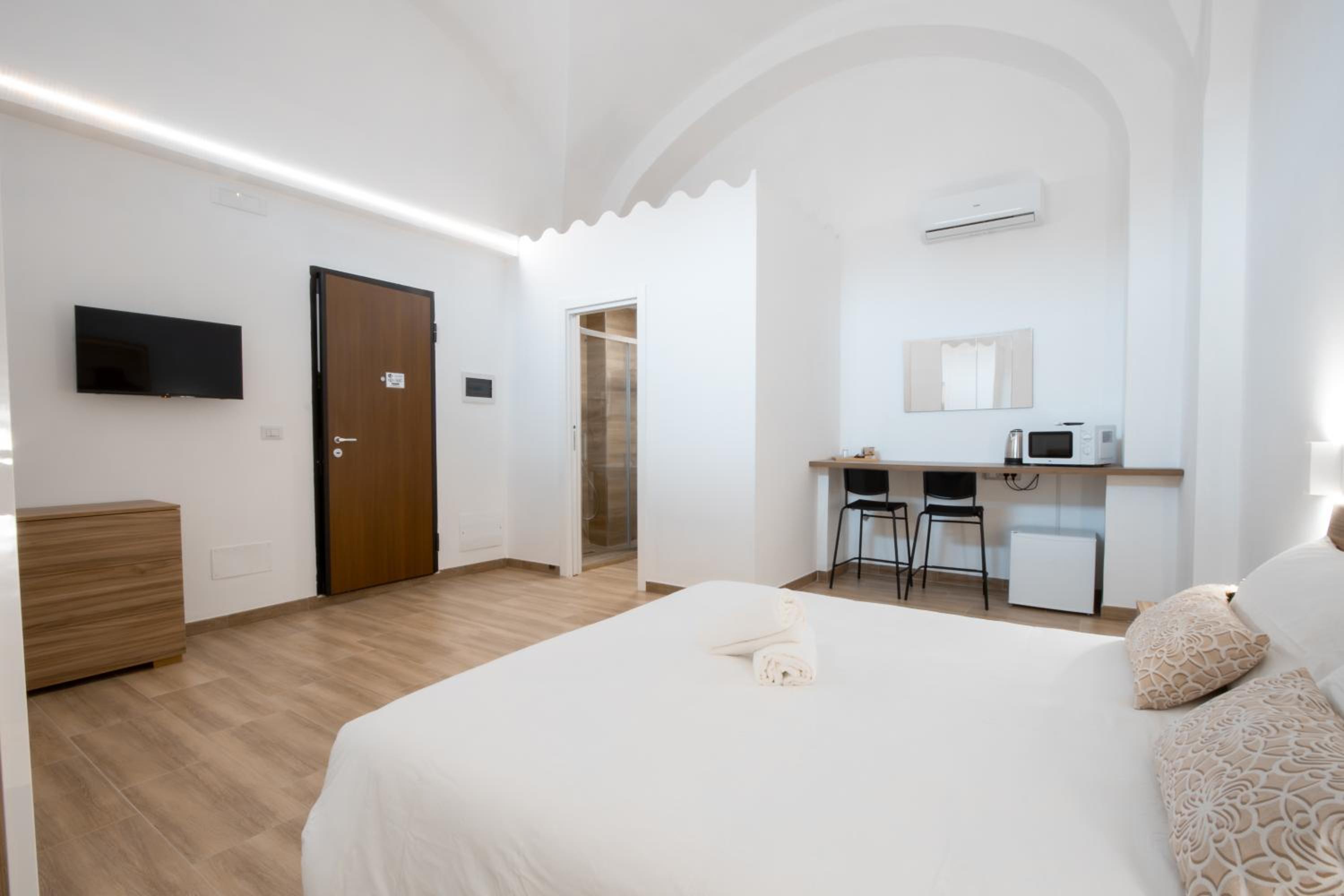 Double Room with Private Bathroom photo 3