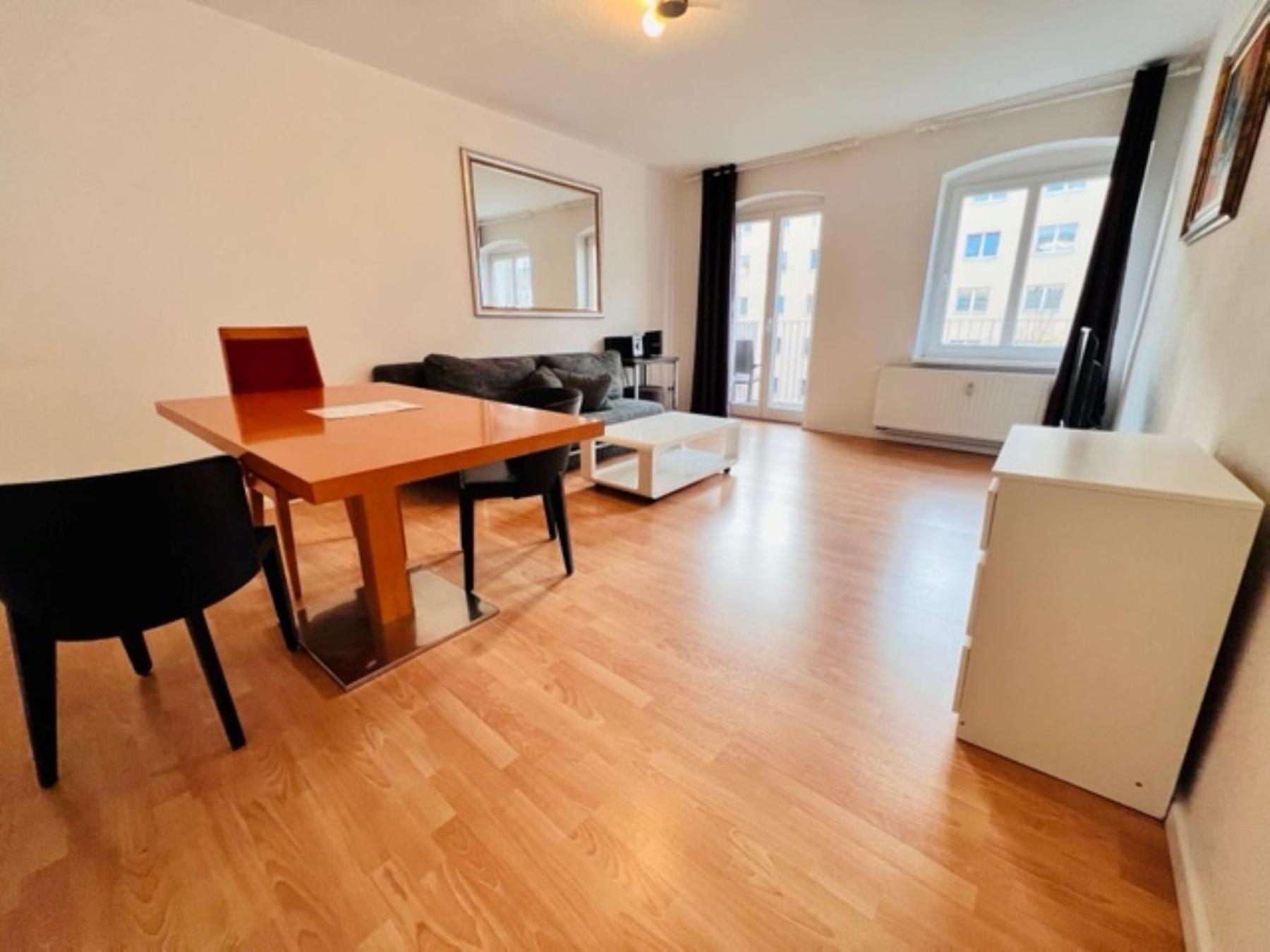 One-Bedroom Apartment photo 1