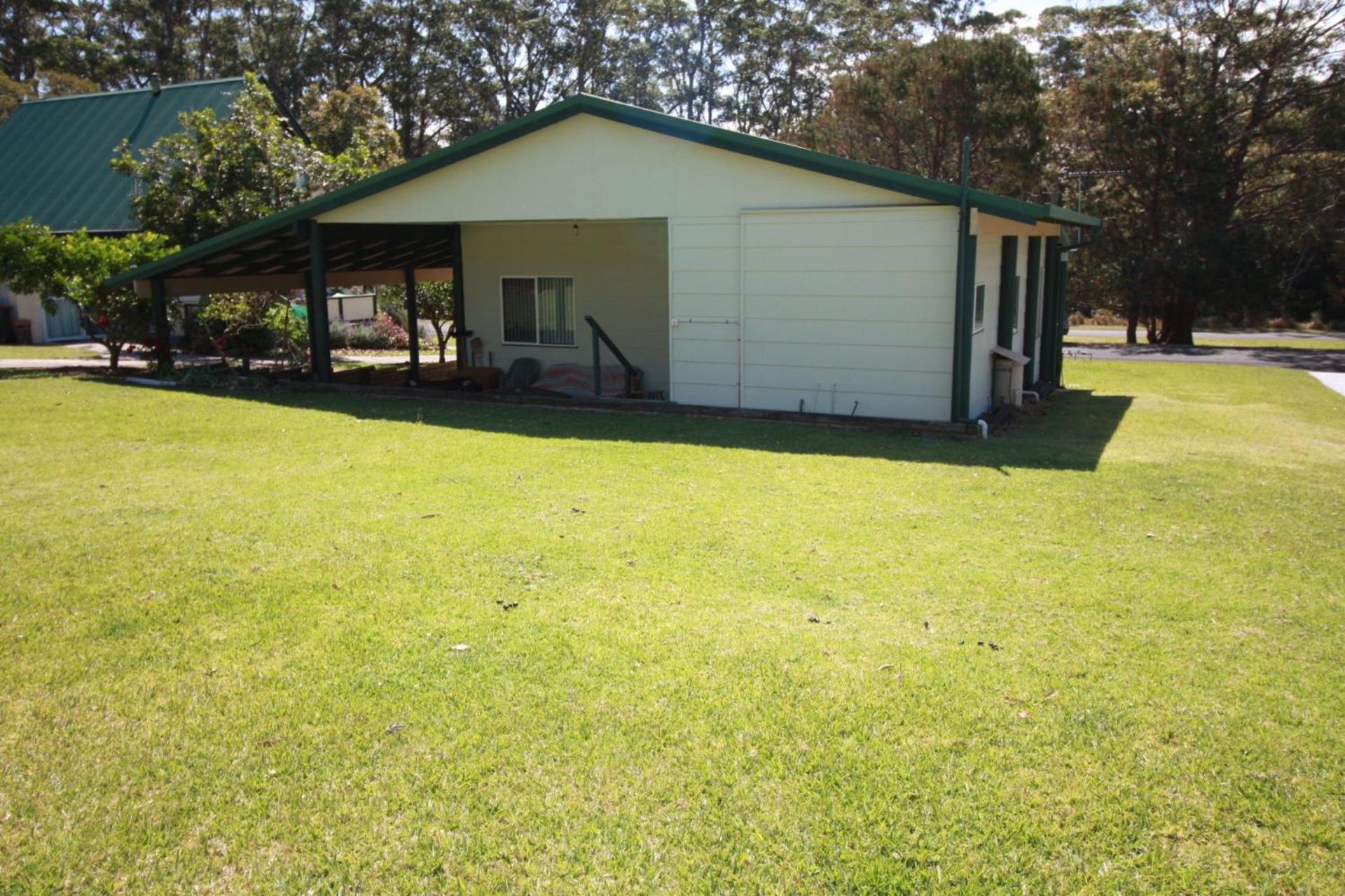 Three-Bedroom House photo 2