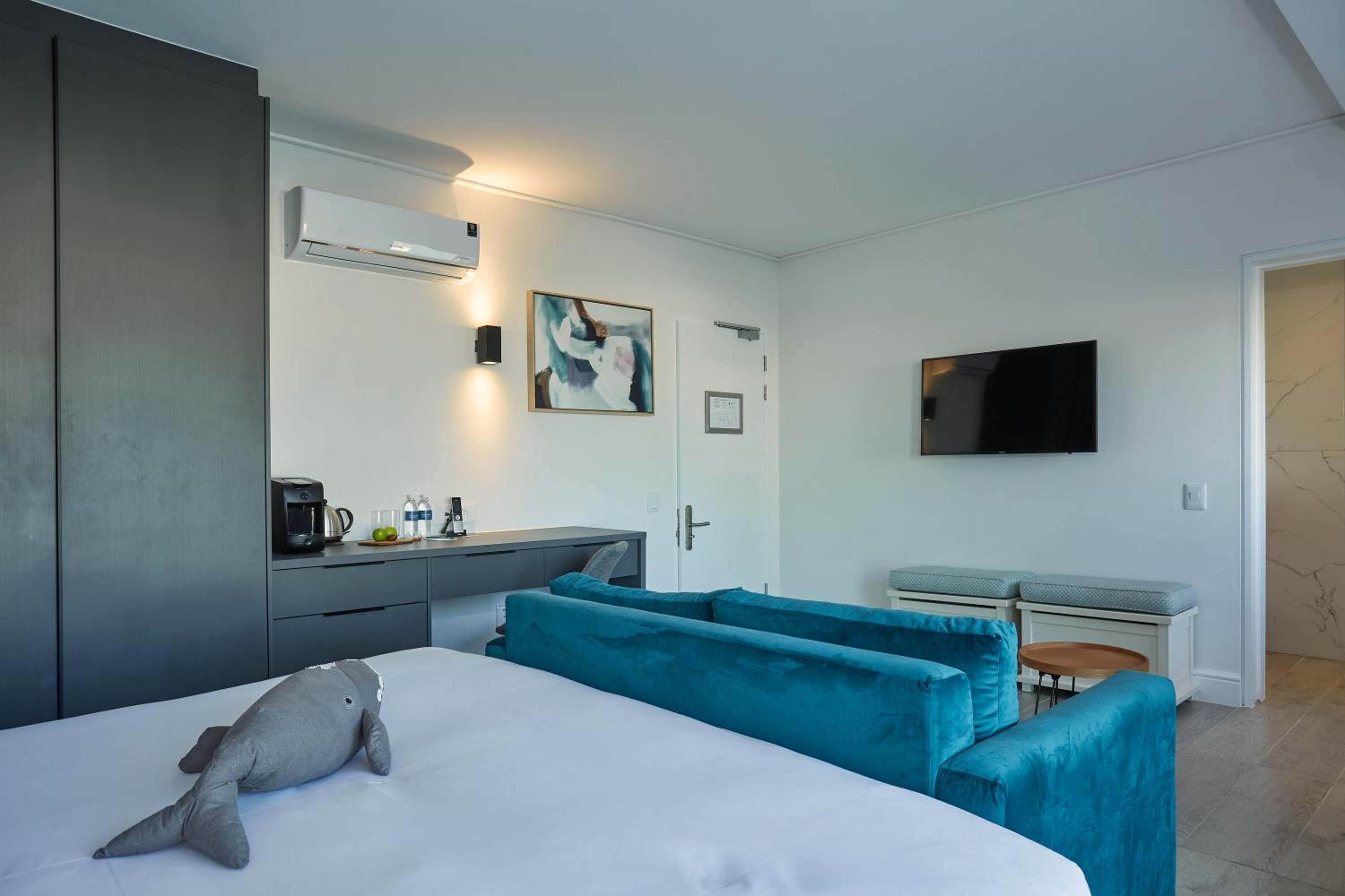 Deluxe Room - Photo 5