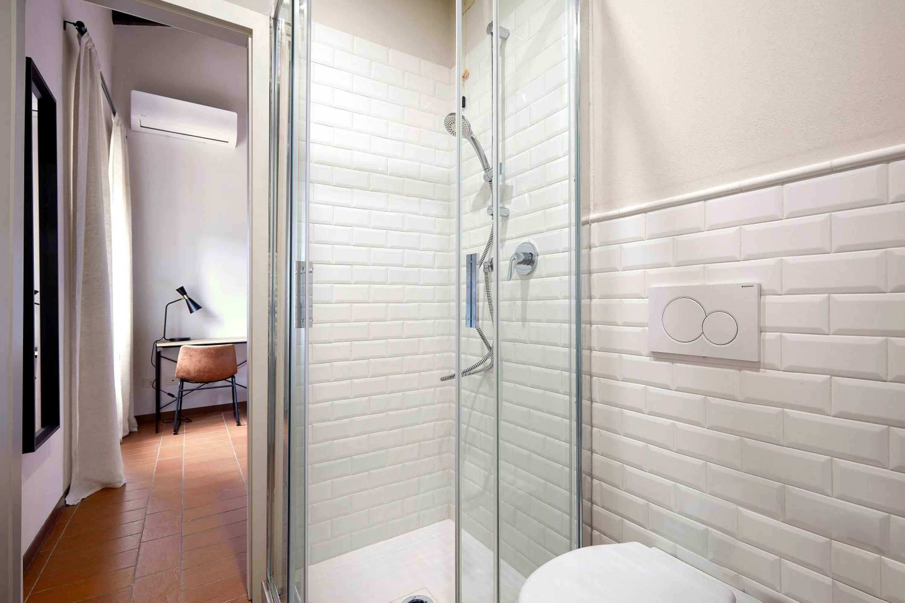 Double Room with Private Bathroom photo 3