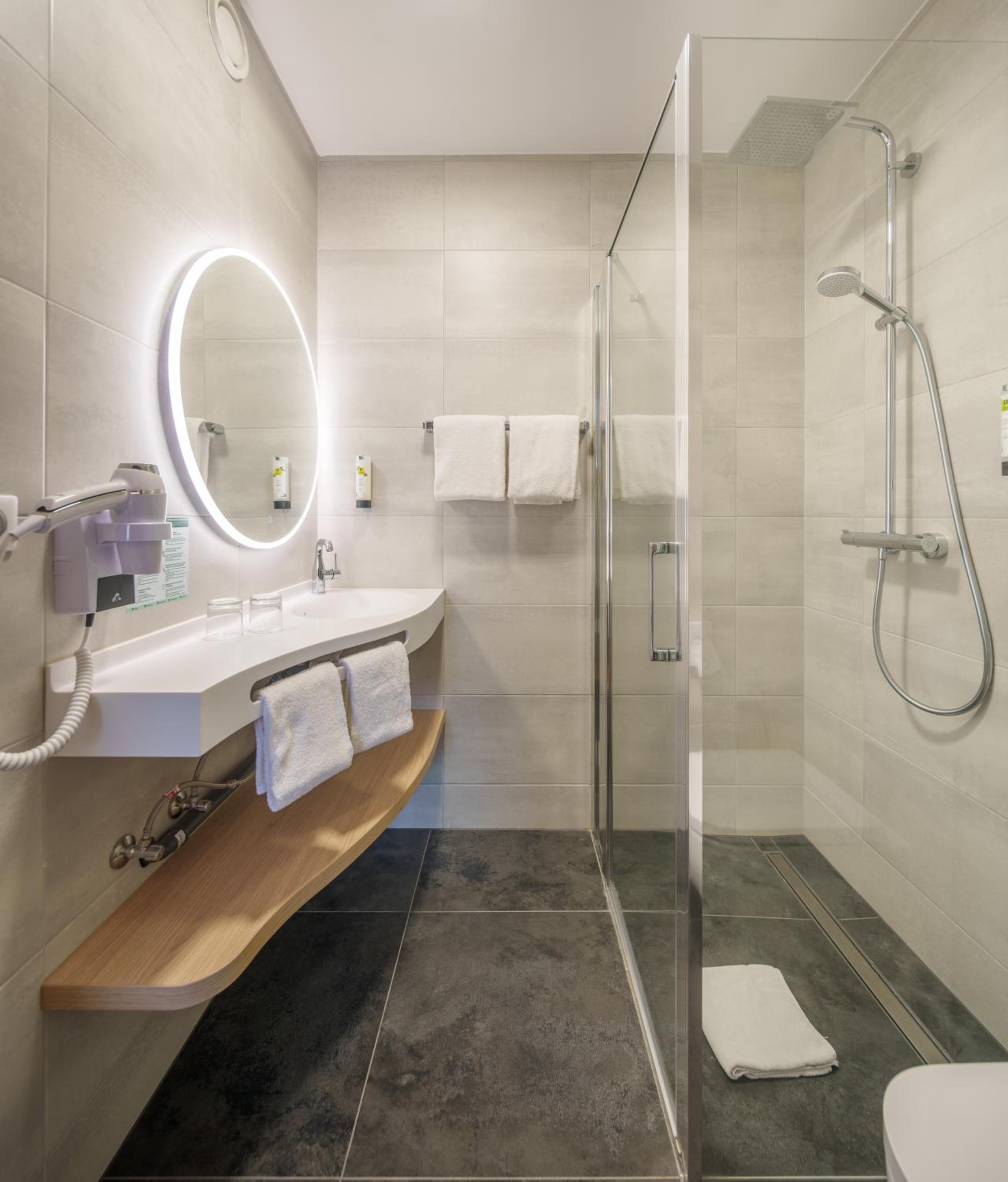 Double Room - Photo 7