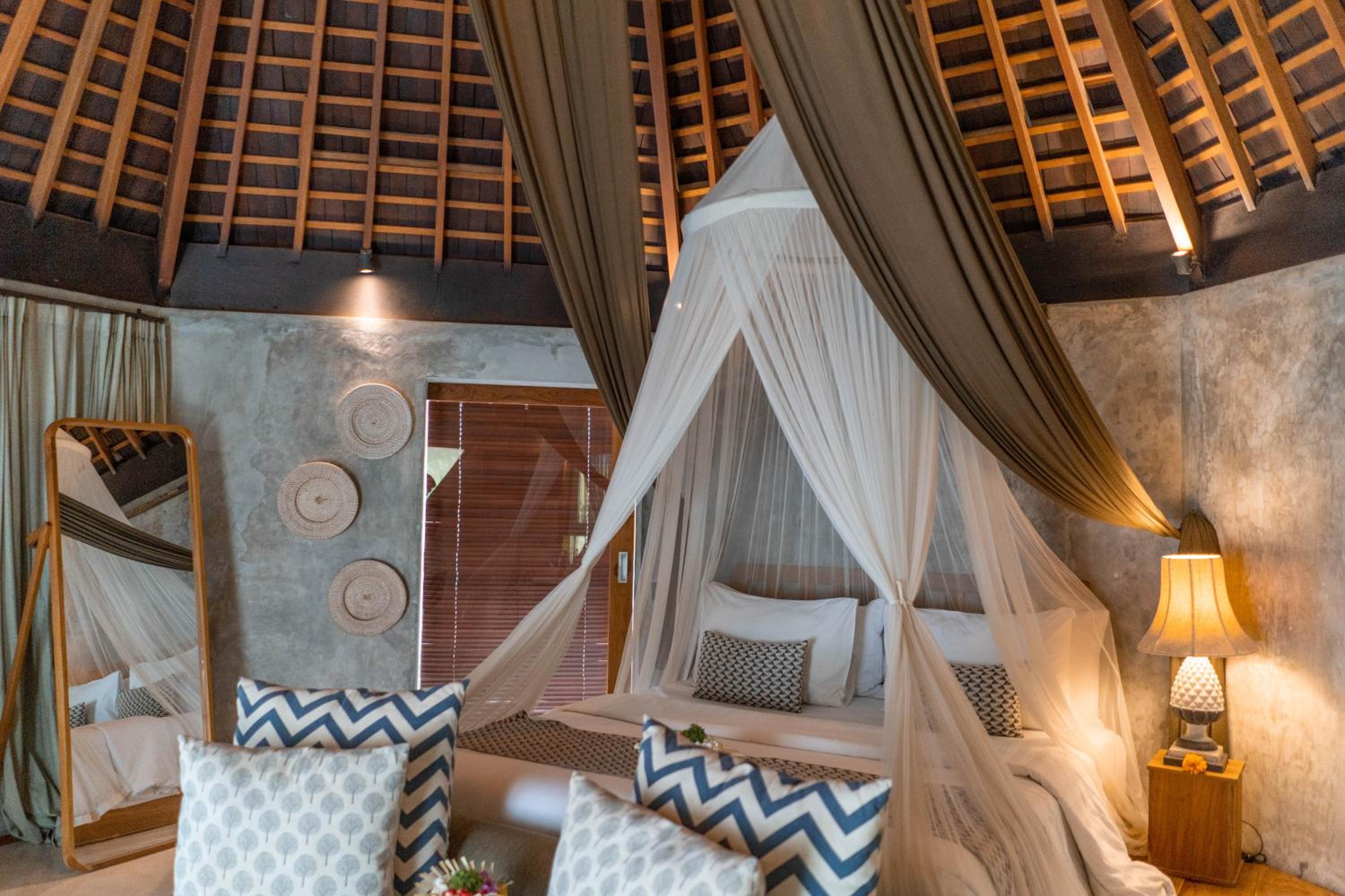 Suite with Pool View