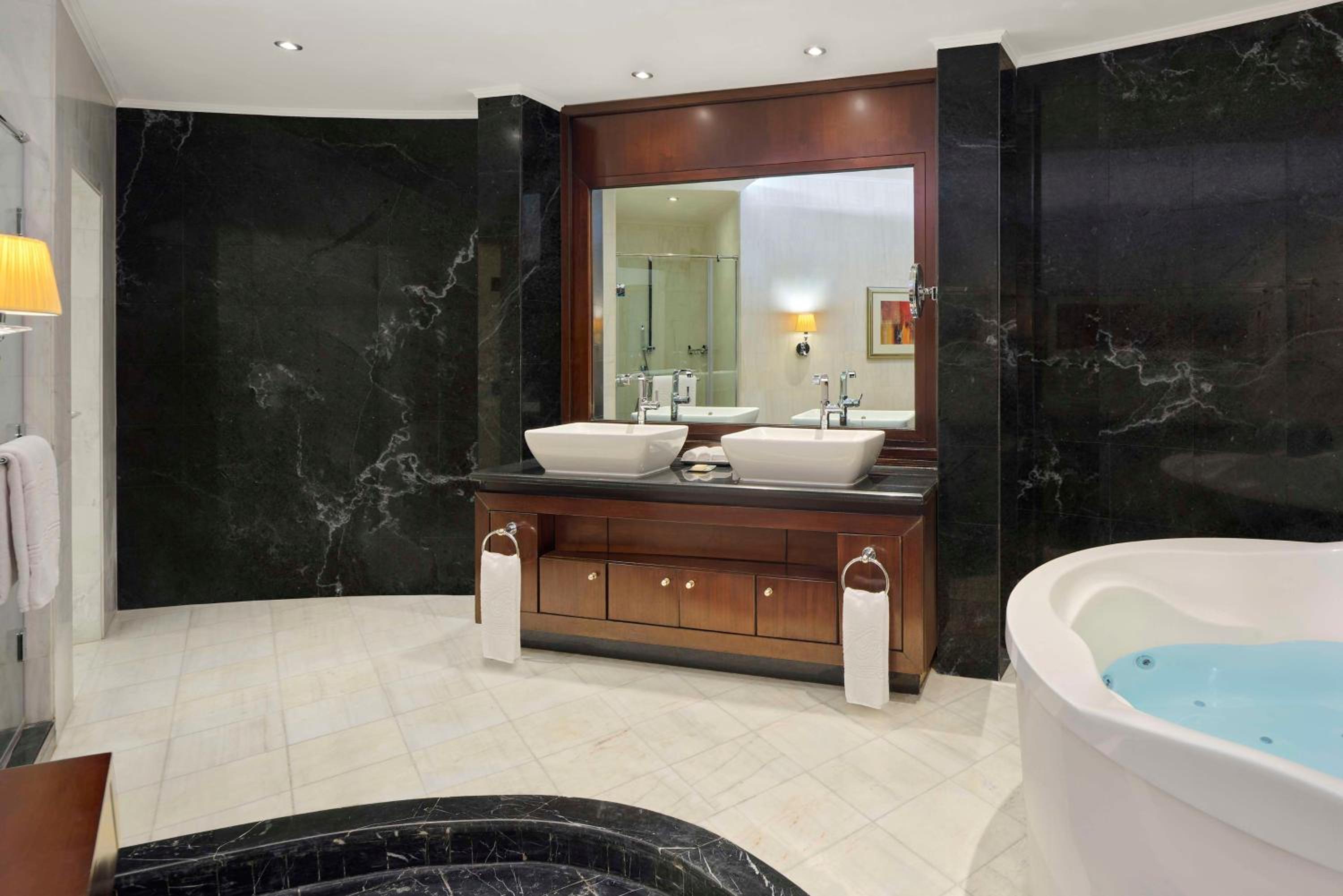 Palace Suite - Photo 1
