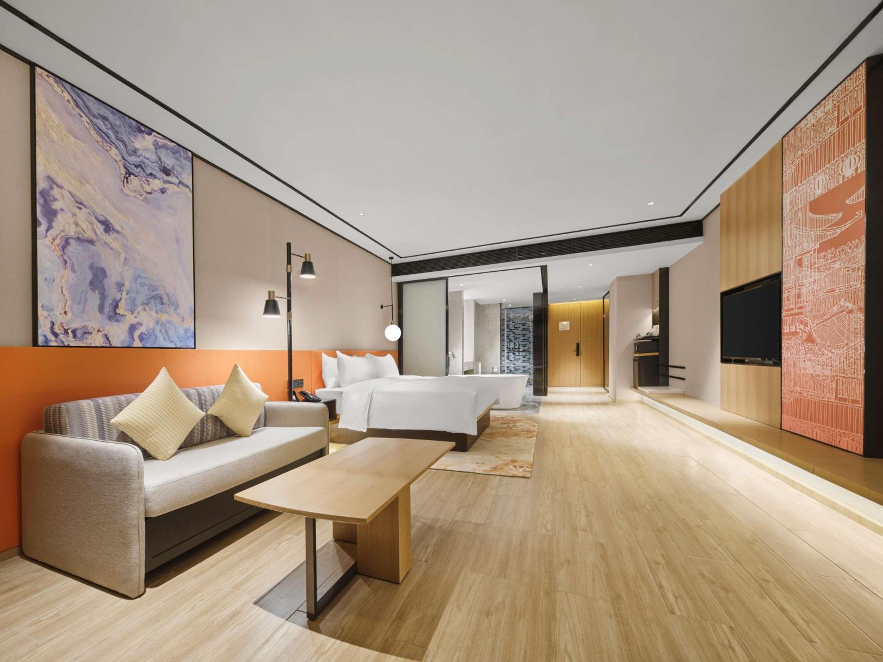 Premium King Room with Sofa Bed photo 3