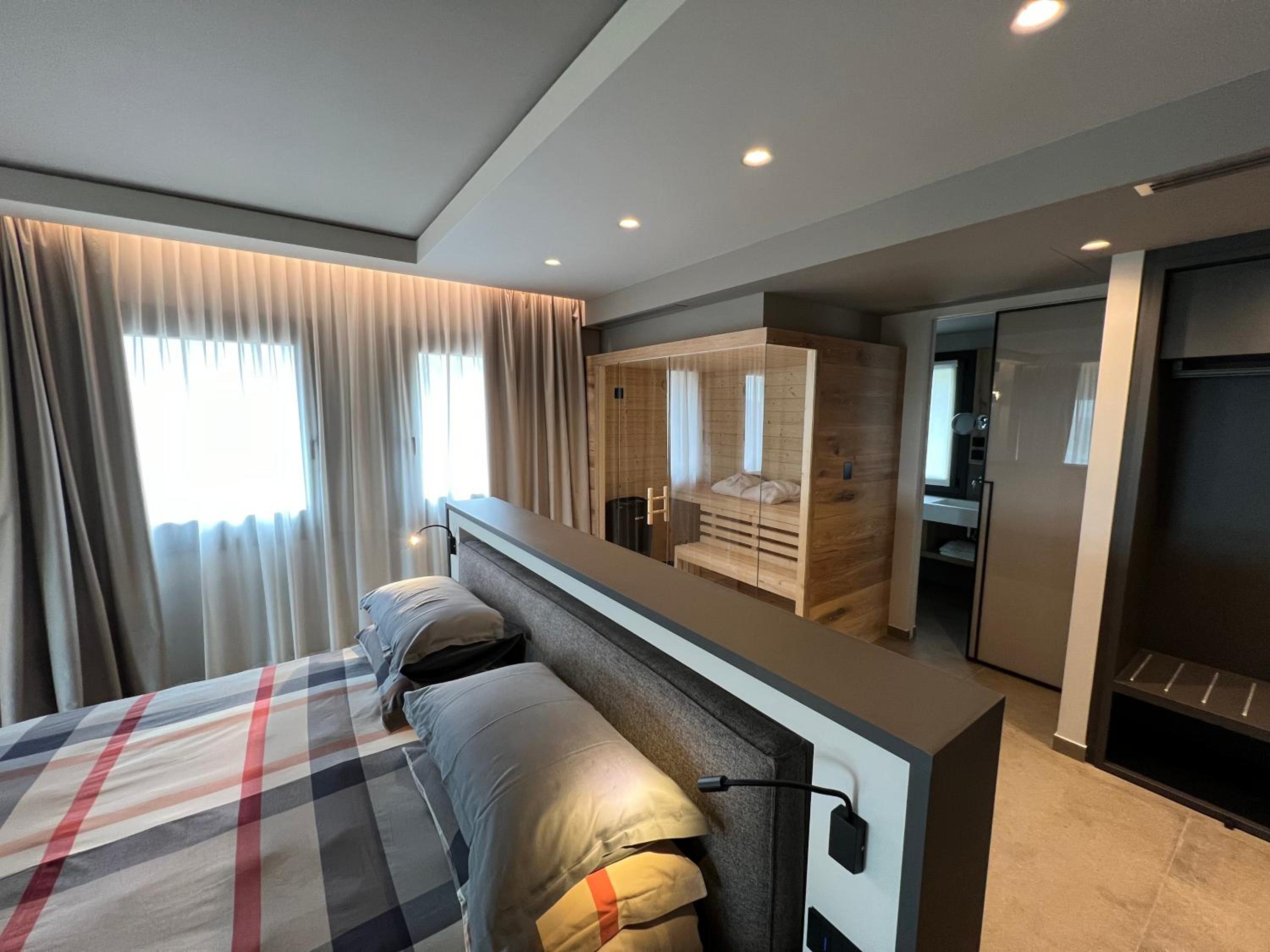 Suite with Sauna