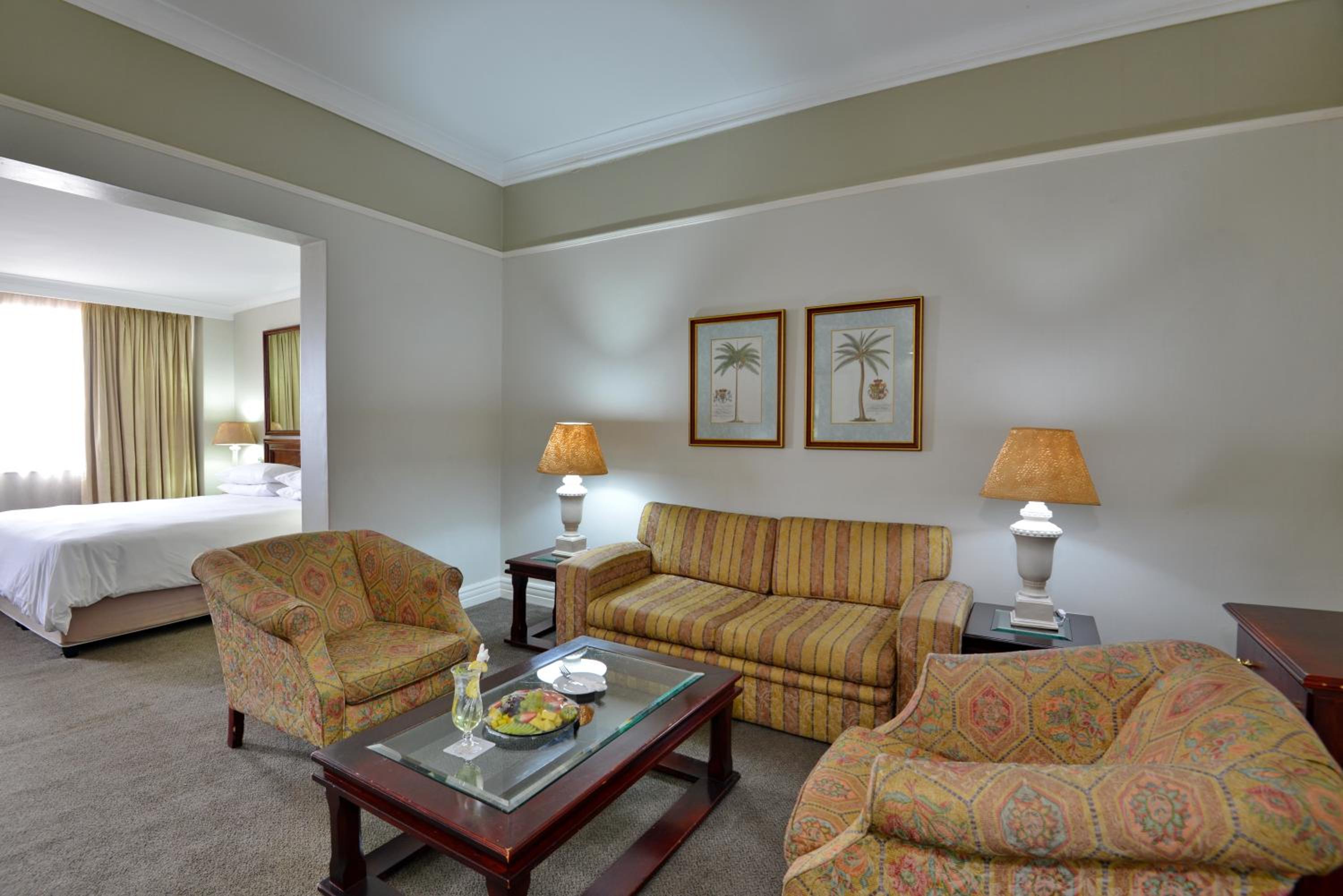 Executive Family Room - Photo 4