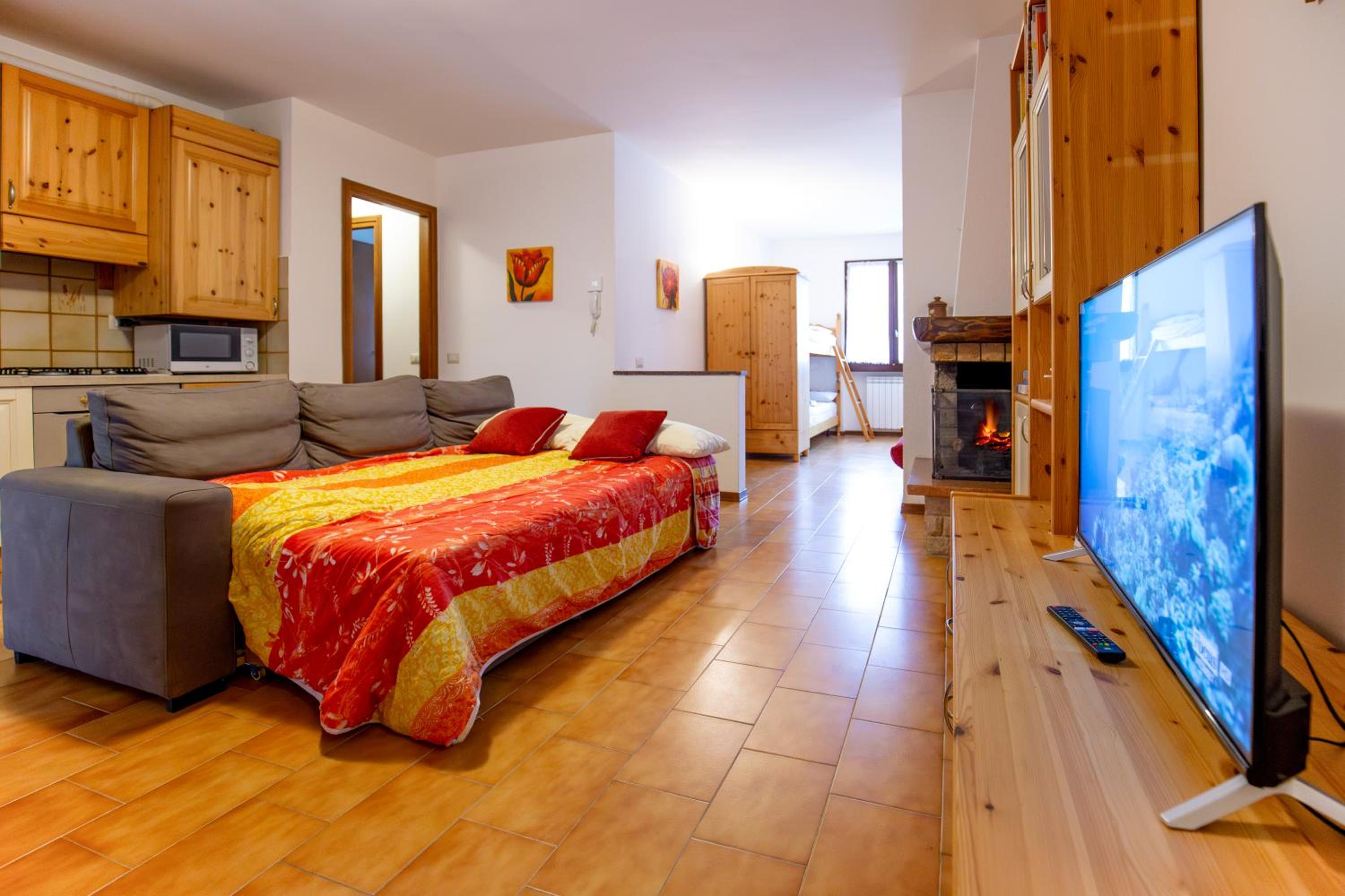 One-Bedroom House - Photo 19