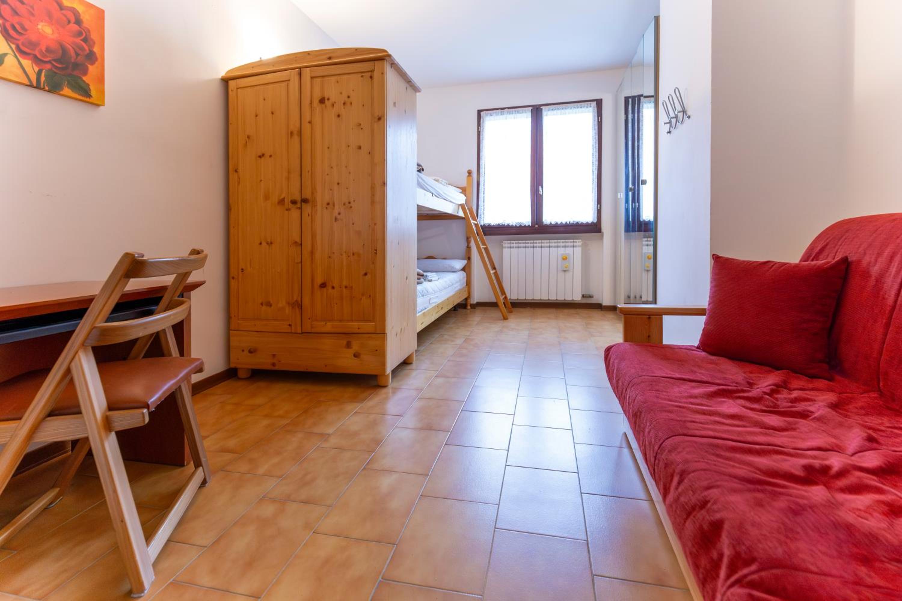 One-Bedroom House - Photo 17