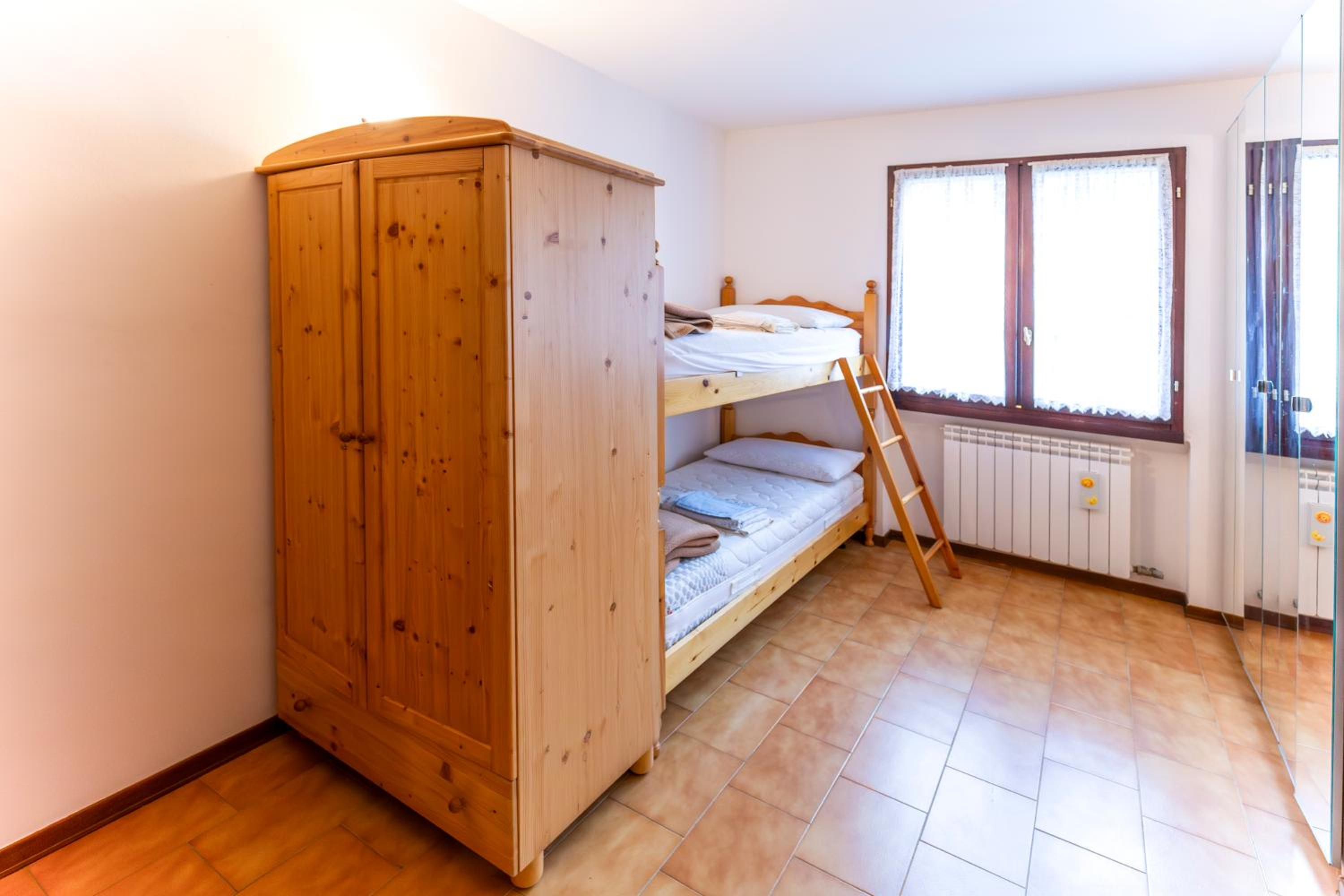 One-Bedroom House - Photo 14