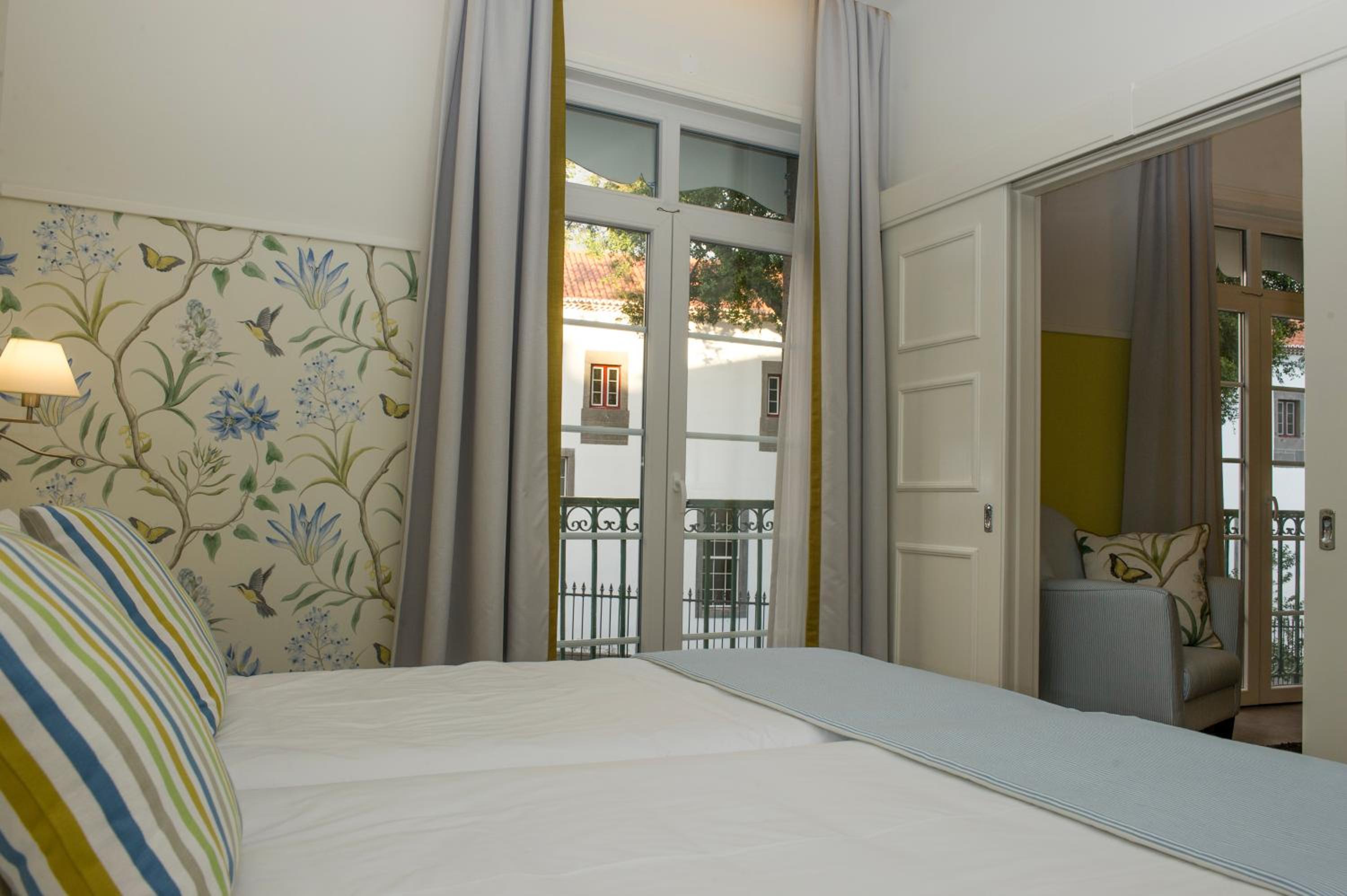 Family Suite (2 Adults + 2 Children)