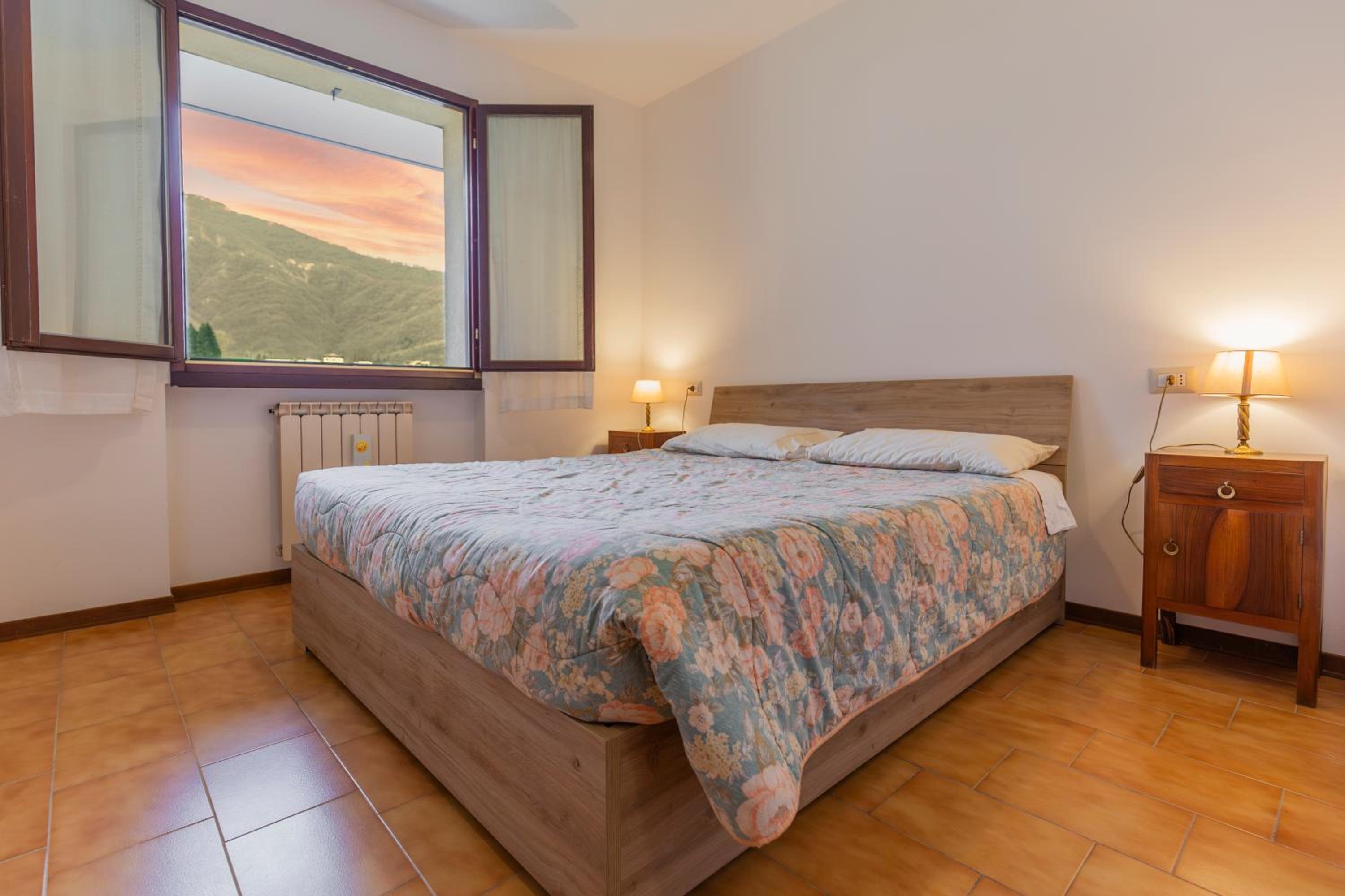 One-Bedroom House - Photo 11