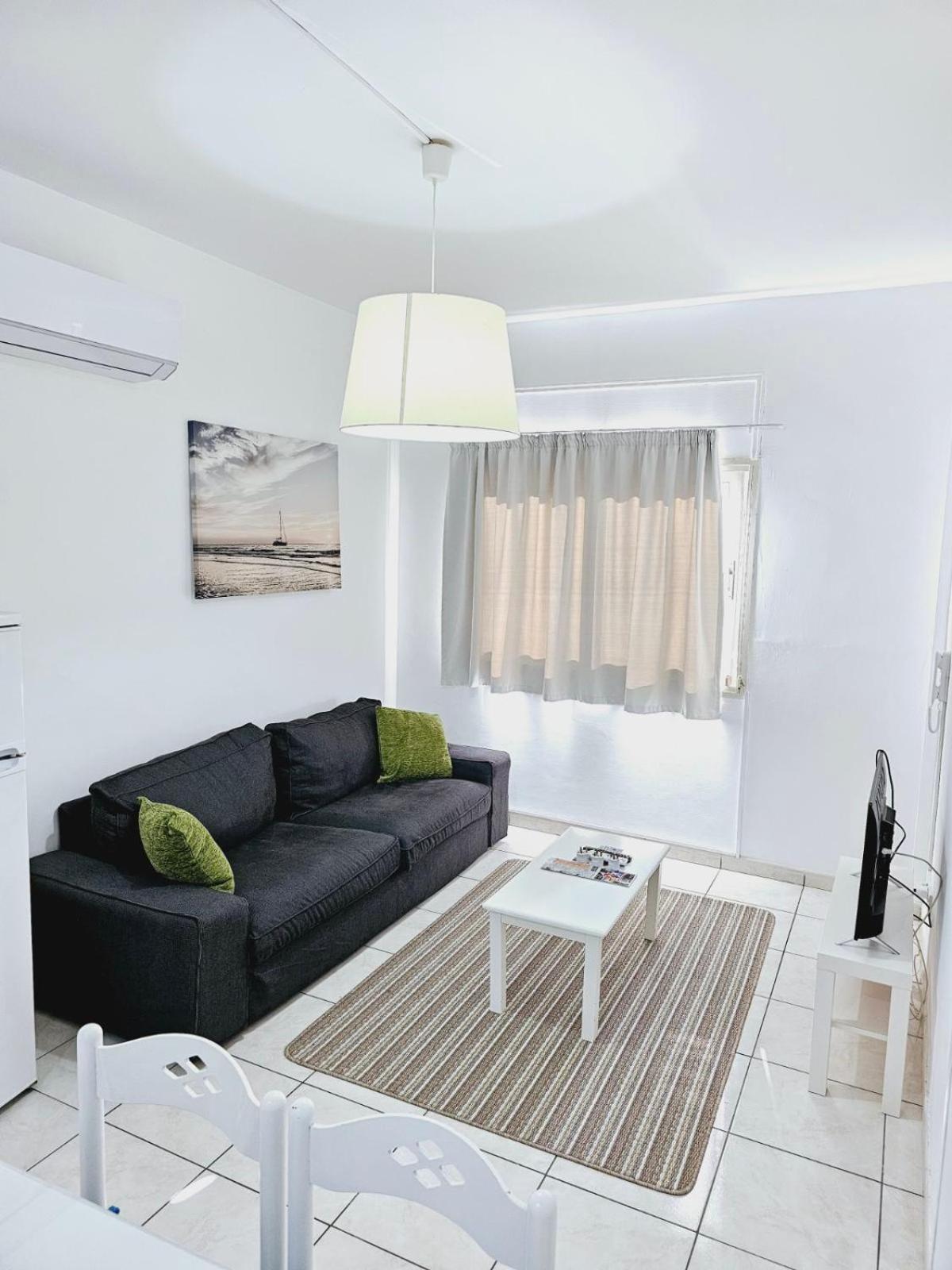 Three-Bedroom Apartment photo 3