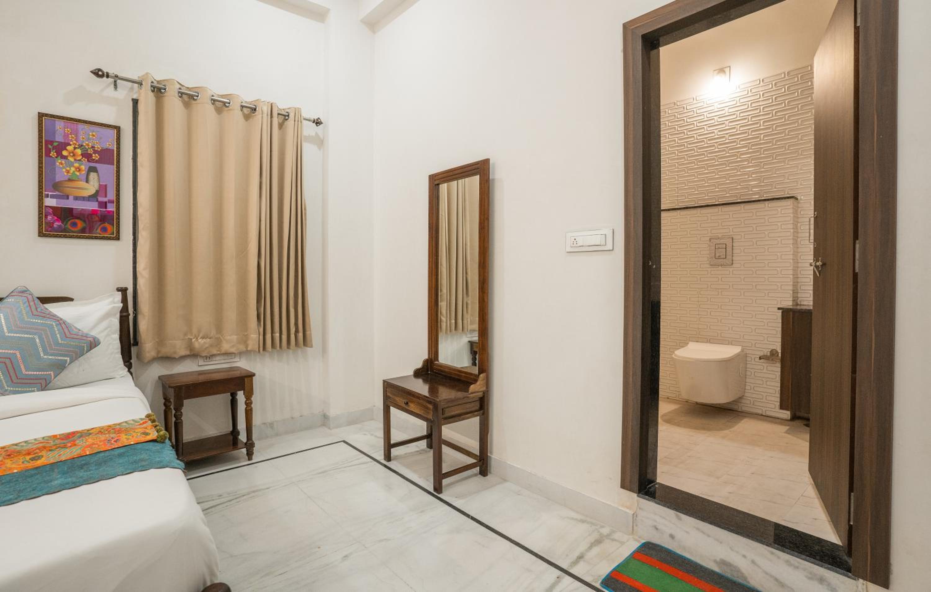 Suite - Photo 7