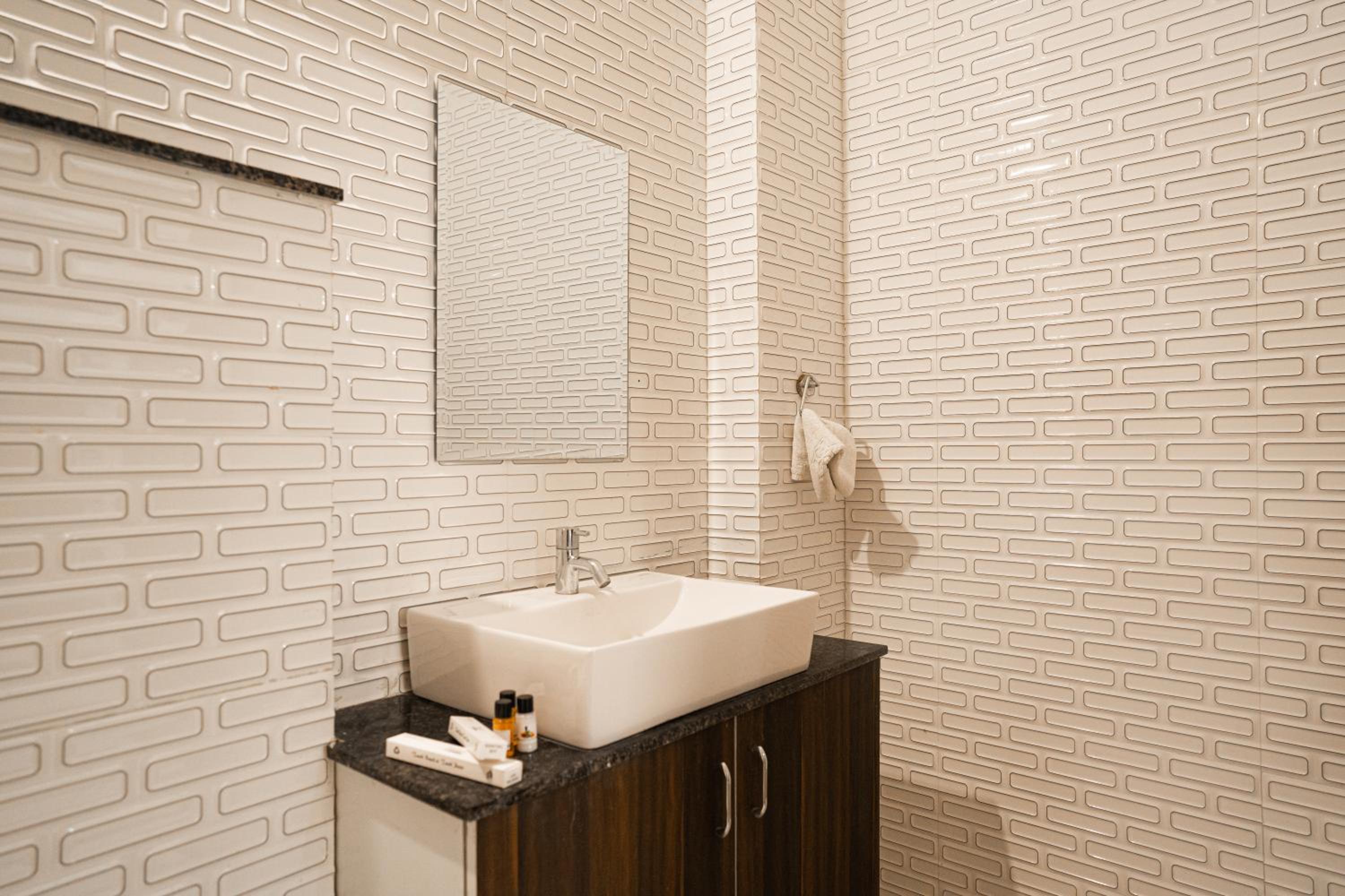 Suite - Photo 3