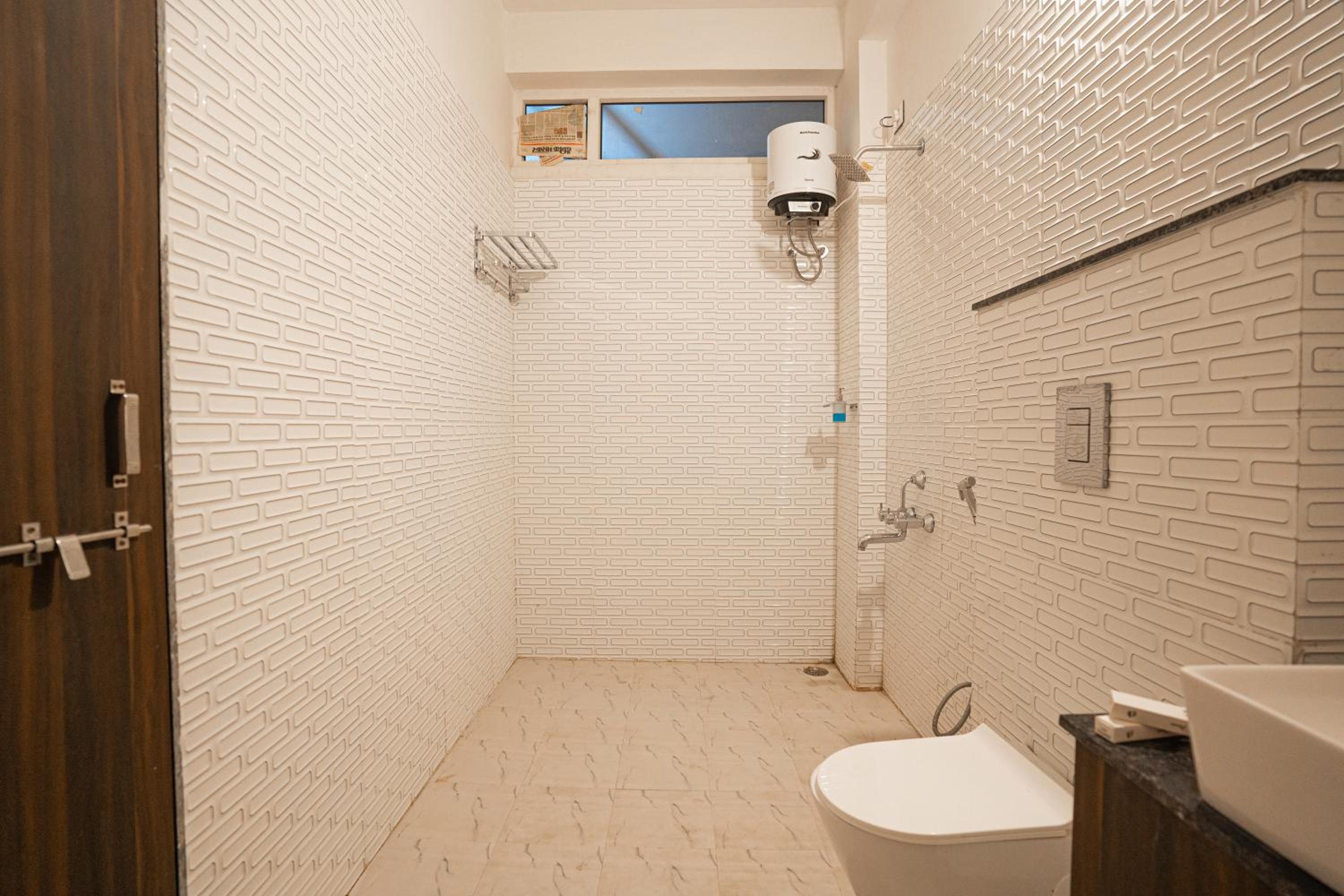 Suite - Photo 2