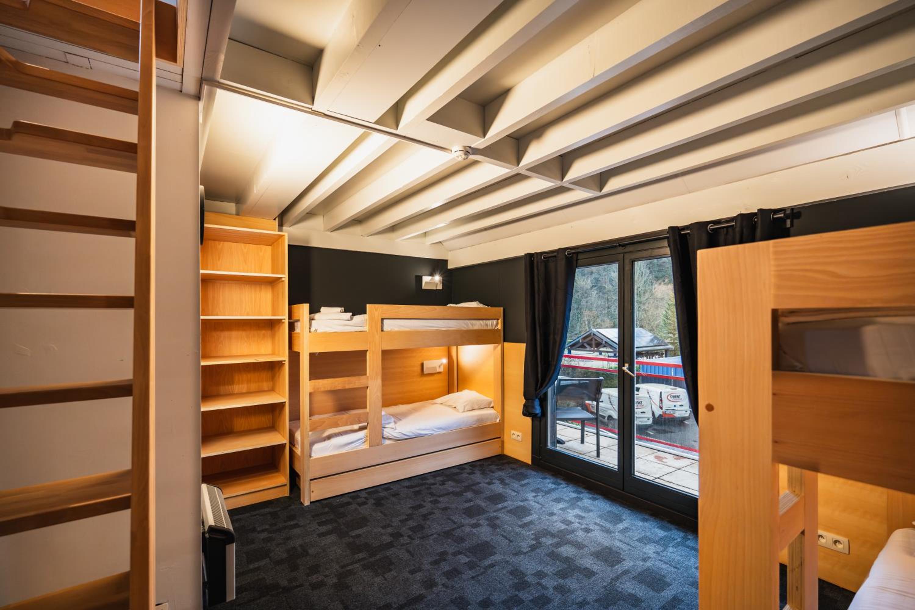 Mixed Dormitory Room photo 2