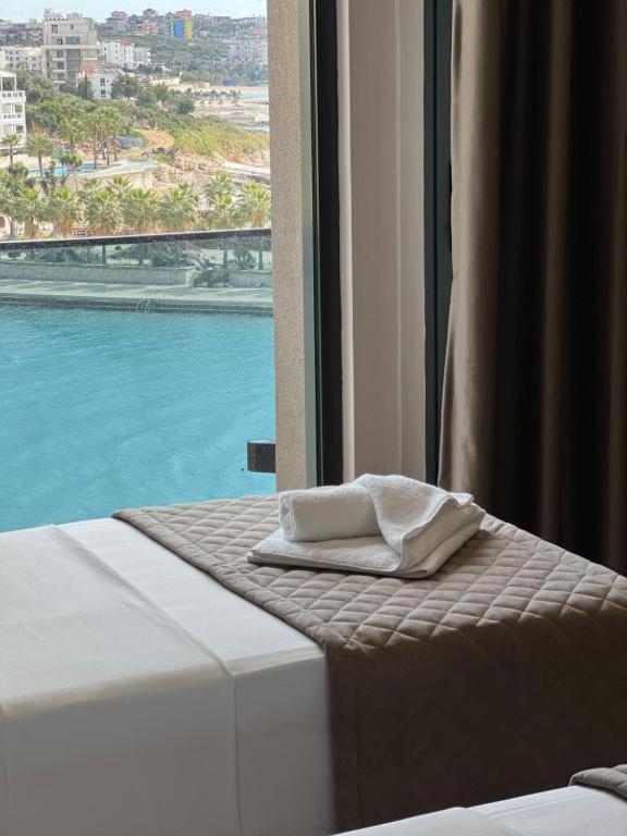 Twin Room with City View