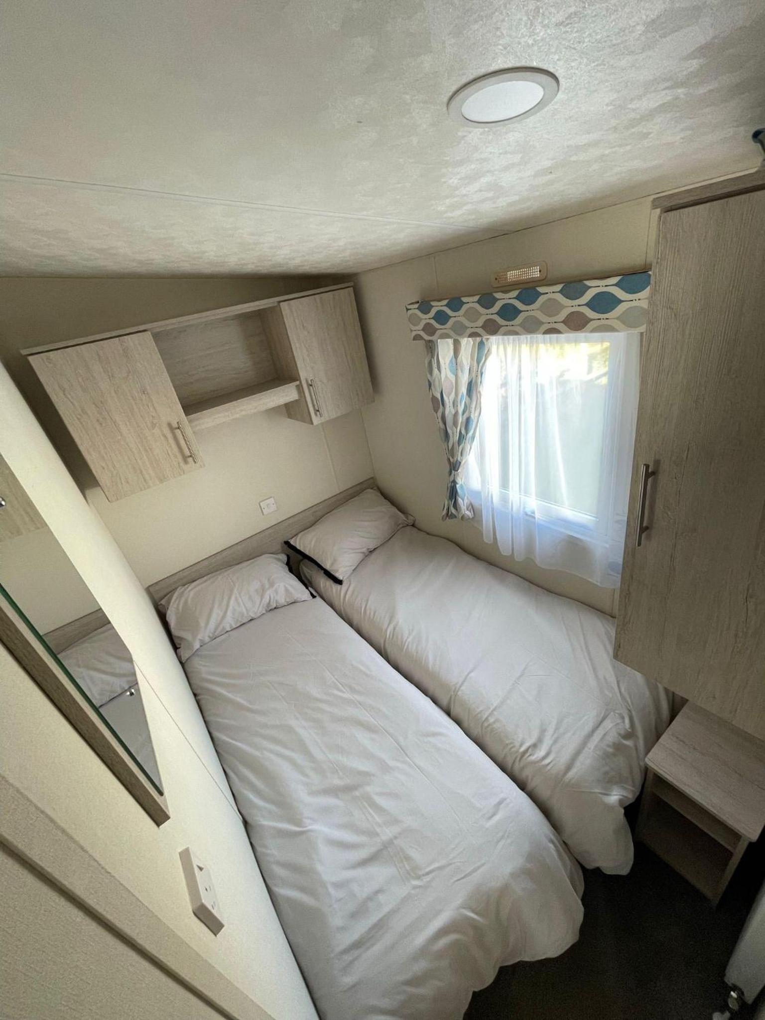 Mobile Home photo 3