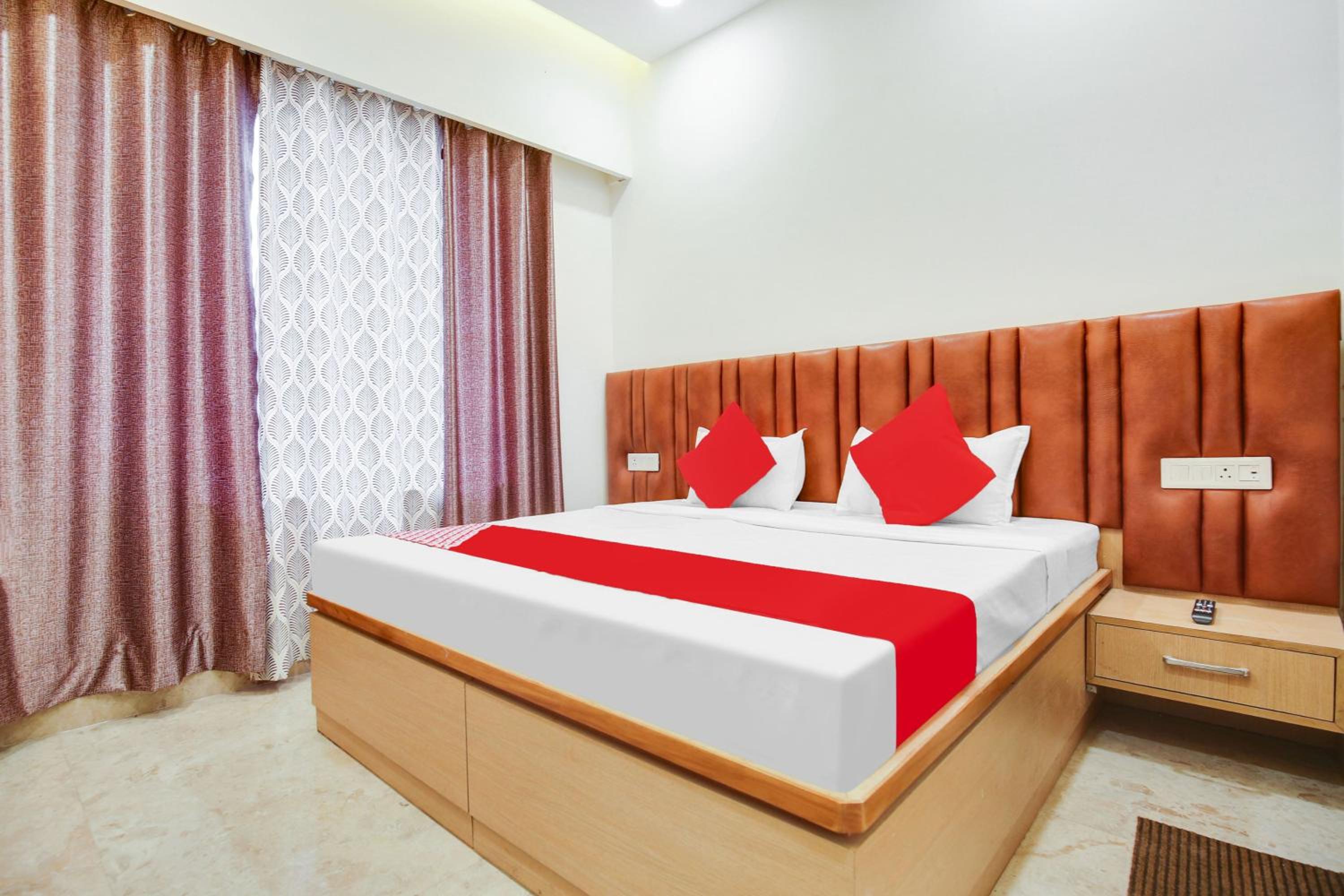 Standard Double Room - Photo 17