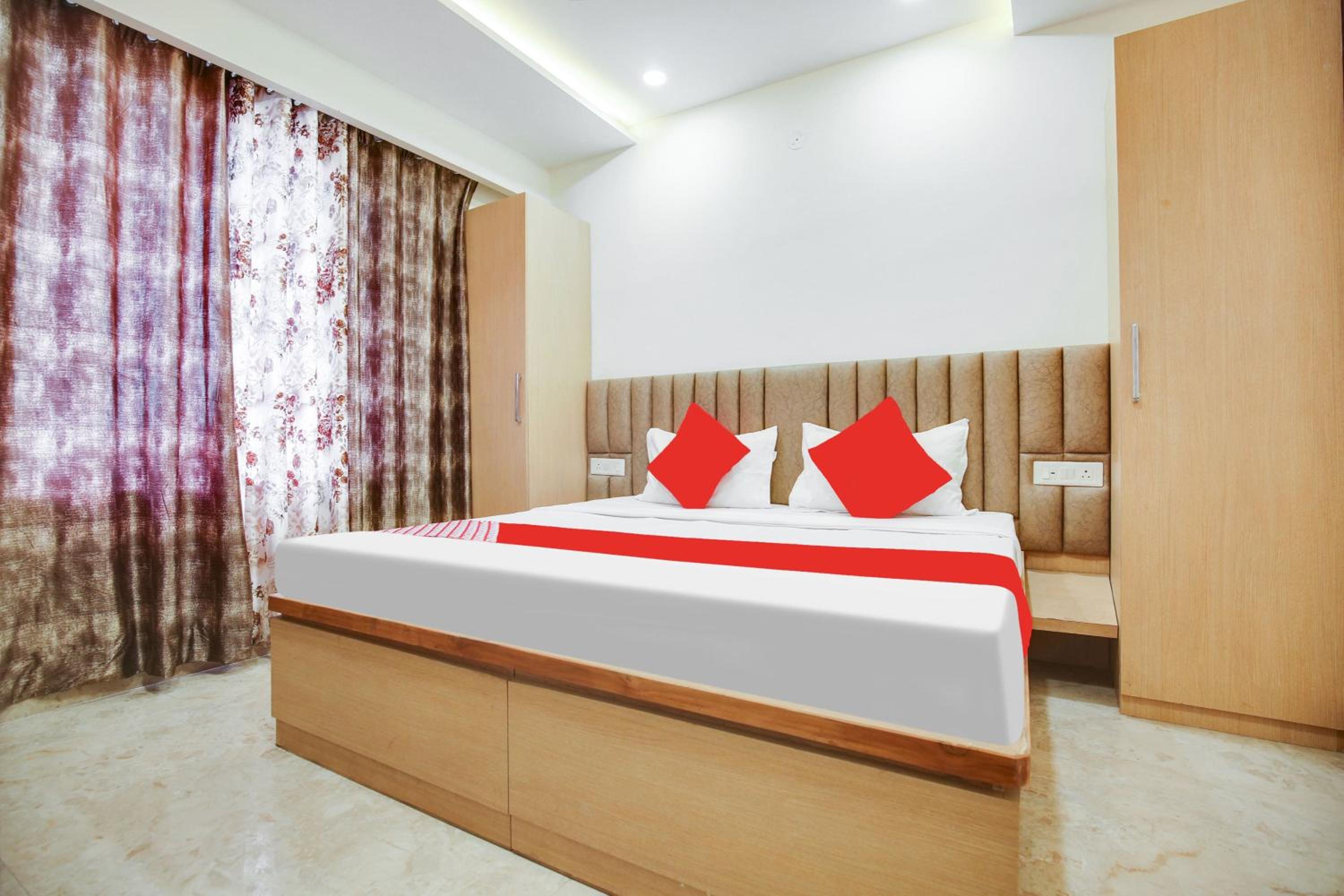 Standard Double Room - Photo 15
