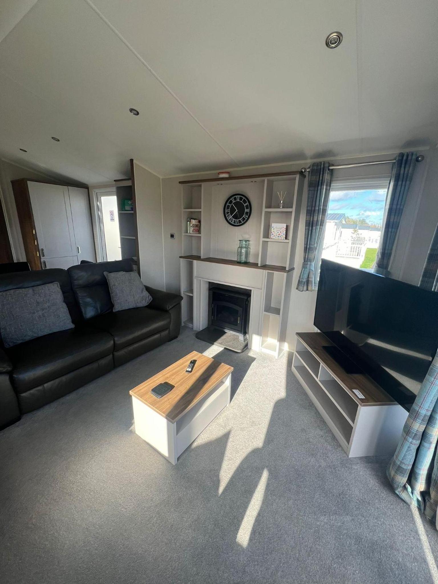 Mobile Home photo 1
