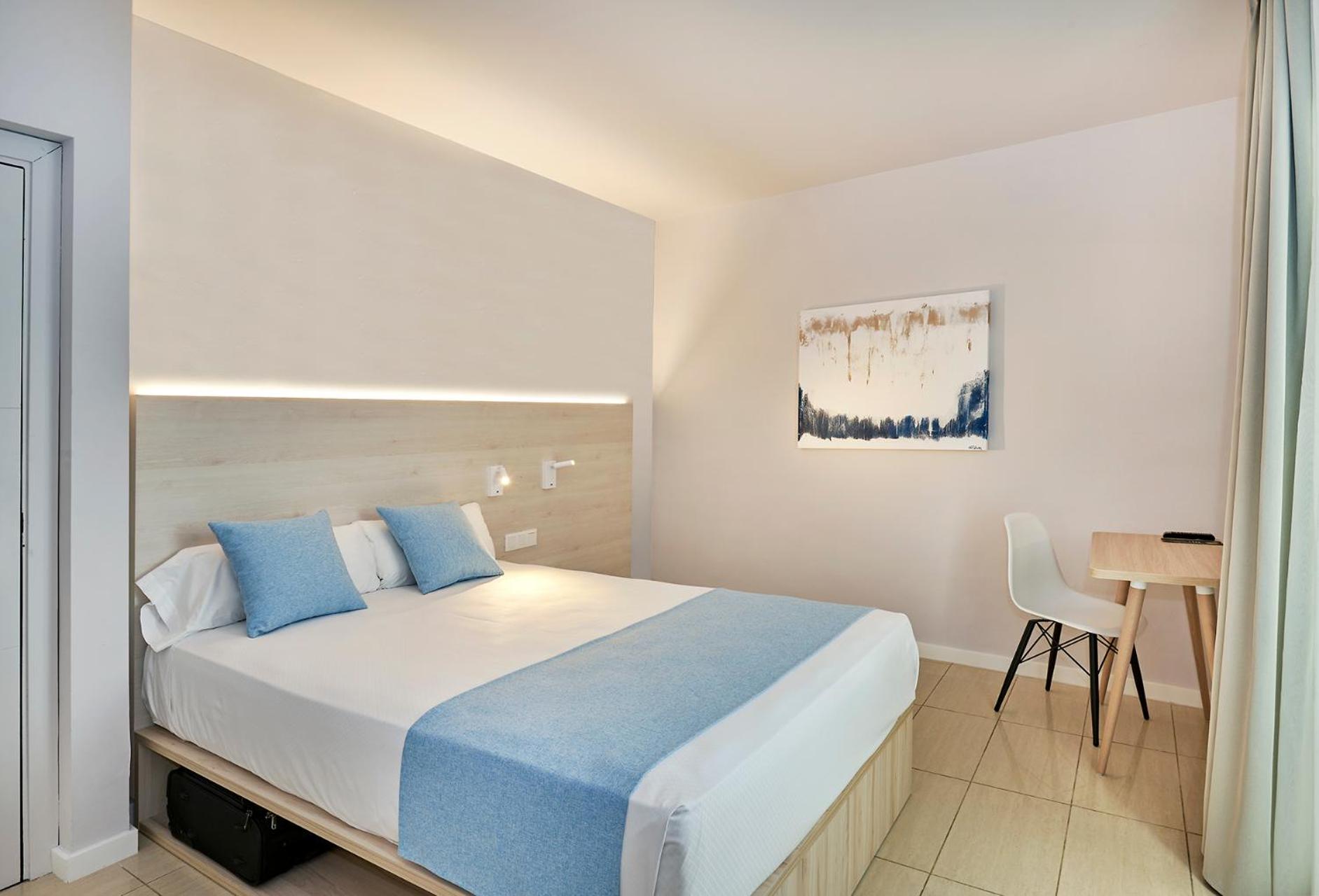 Lateral Double  Room with Balcony photo 3