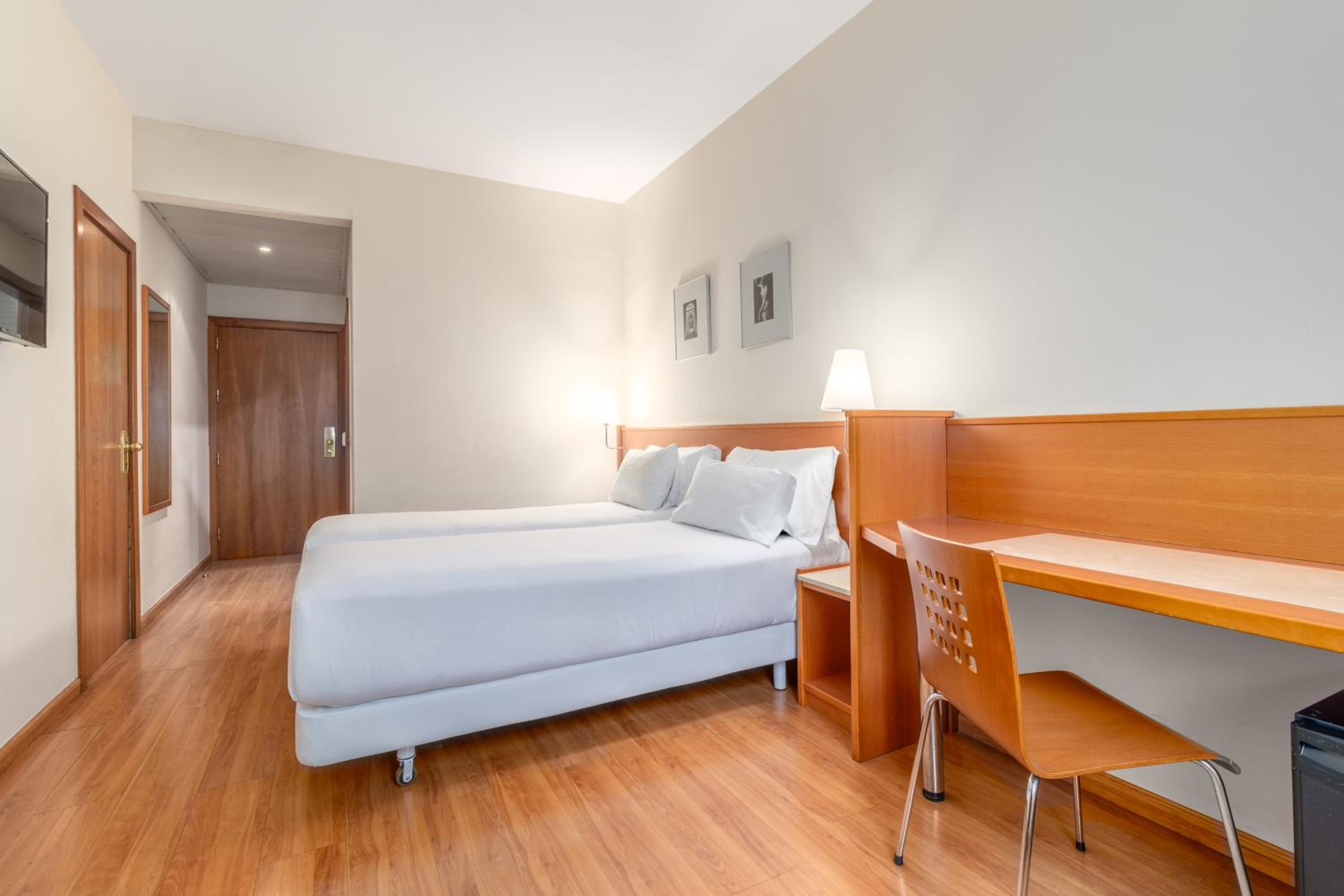 Family Double Room - Photo 2