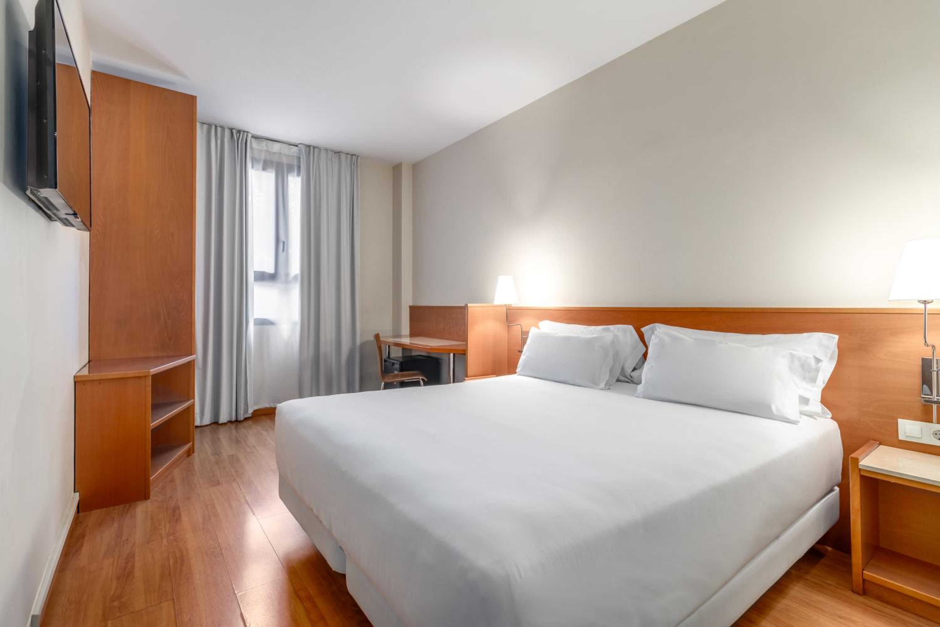 Standard Double or Twin Room - Photo 4