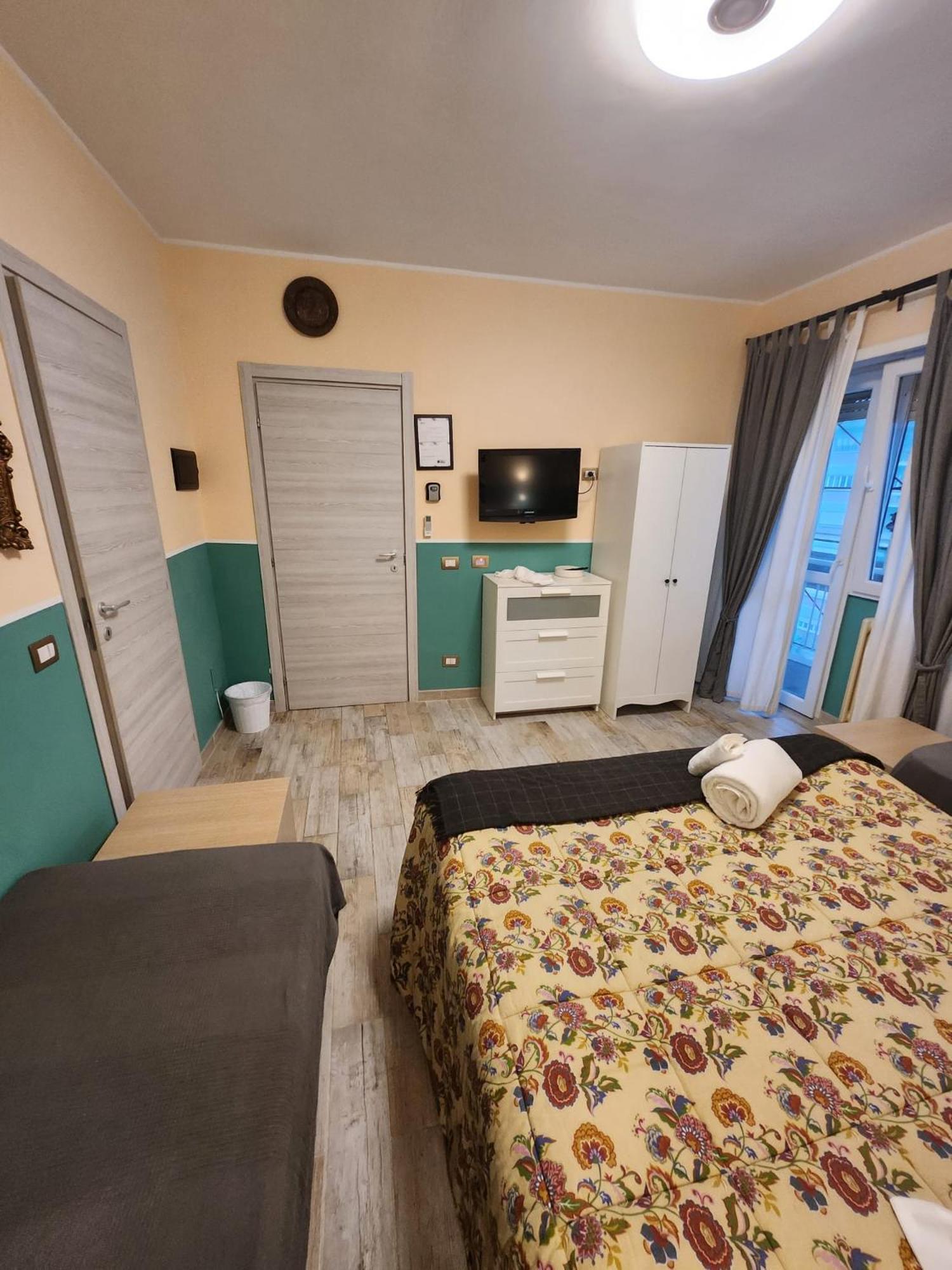 Triple Room with Bathroom photo 1