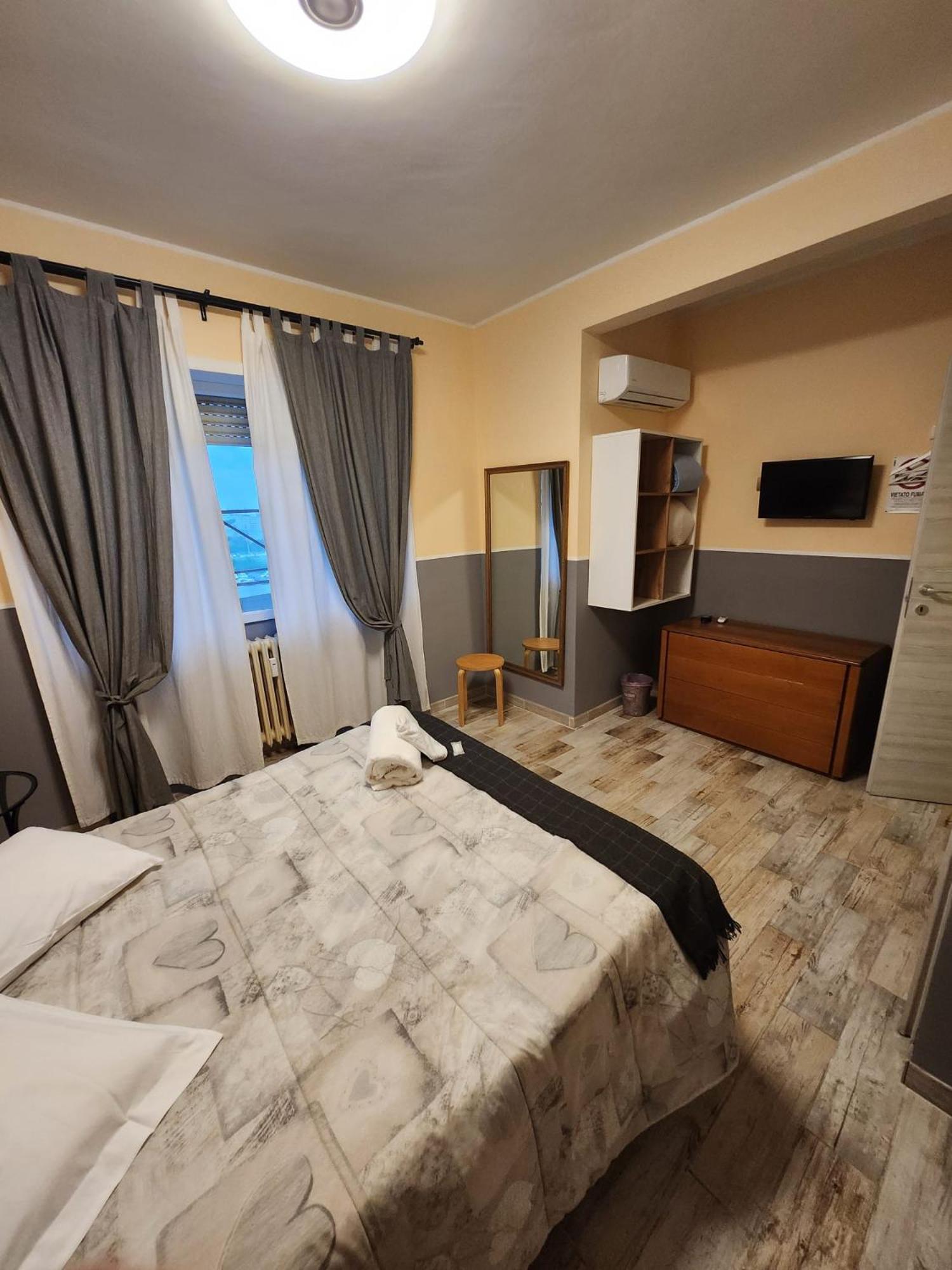 Double Room with Private Bathroom photo 2