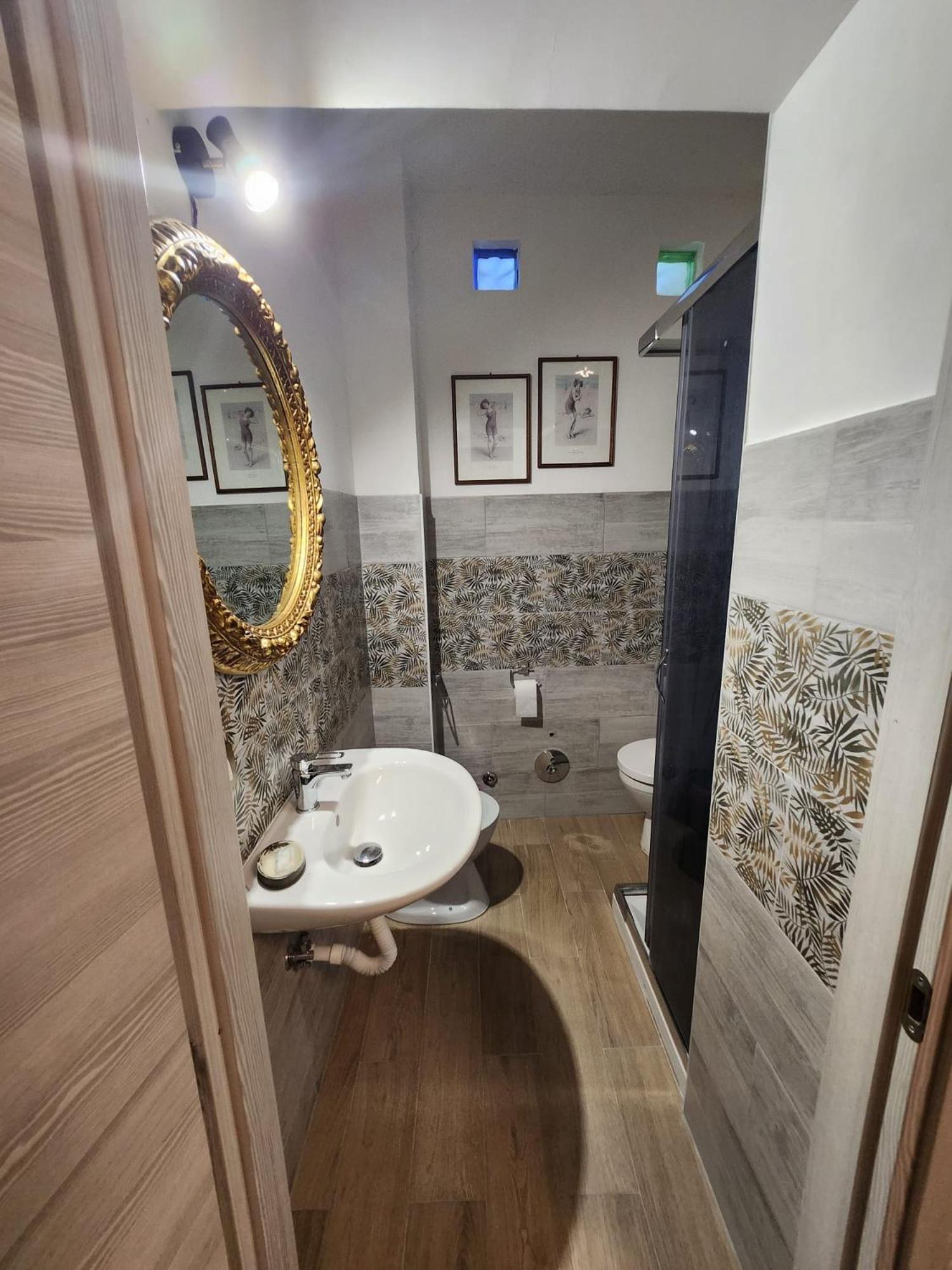 Double Room with Private Bathroom photo 3