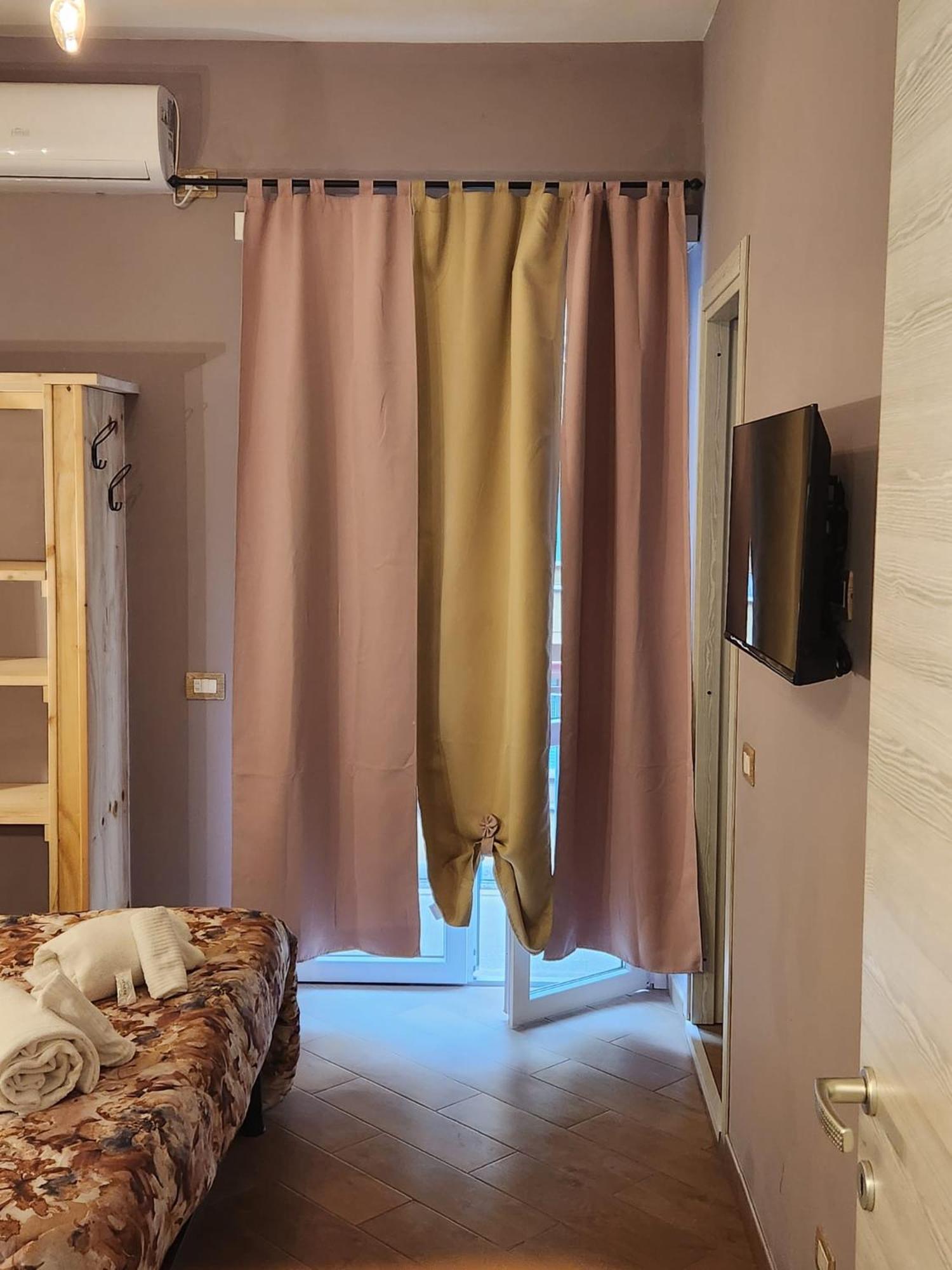 King Room with Balcony photo 2