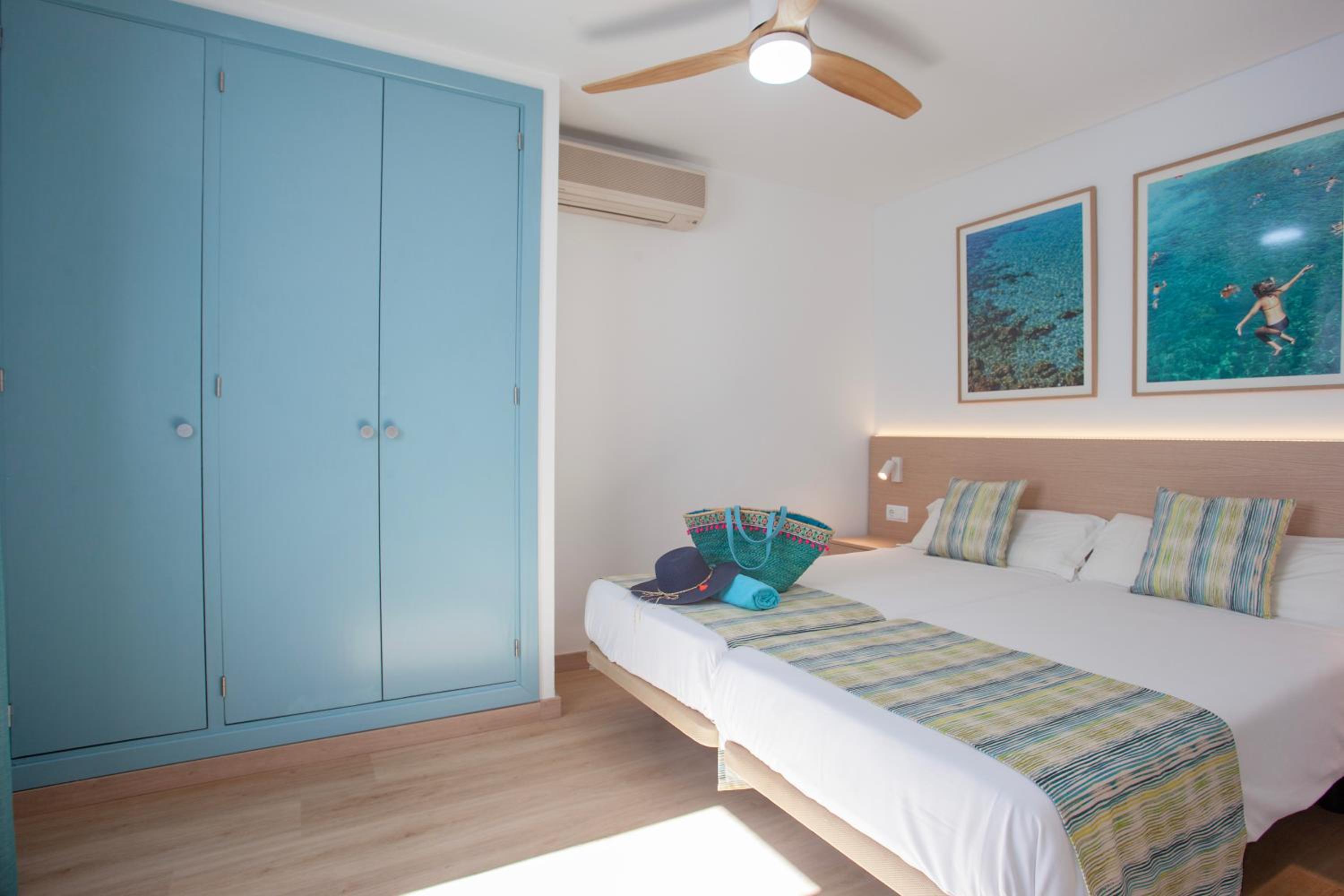 Three-Bedroom Apartment With Sea View (6 Adults) photo 3
