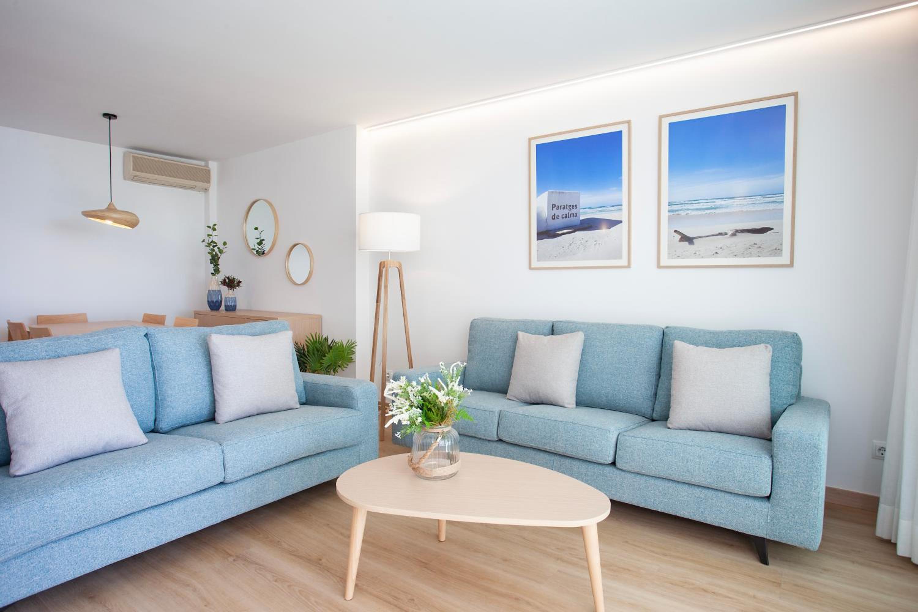 Three-Bedroom Apartment With Sea View (6 Adults) photo 2