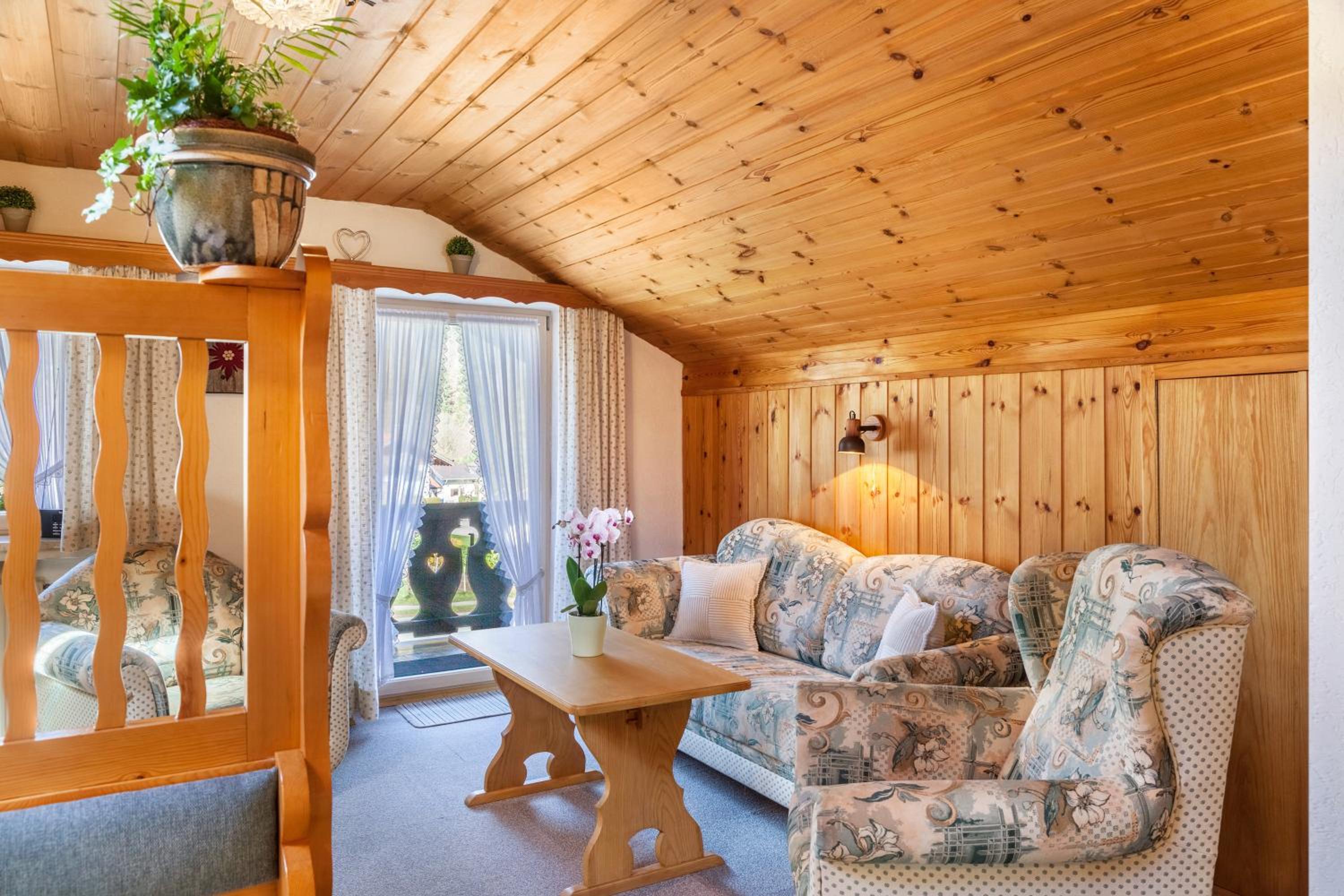 Superior One-Bedroom Apartment with Balcony