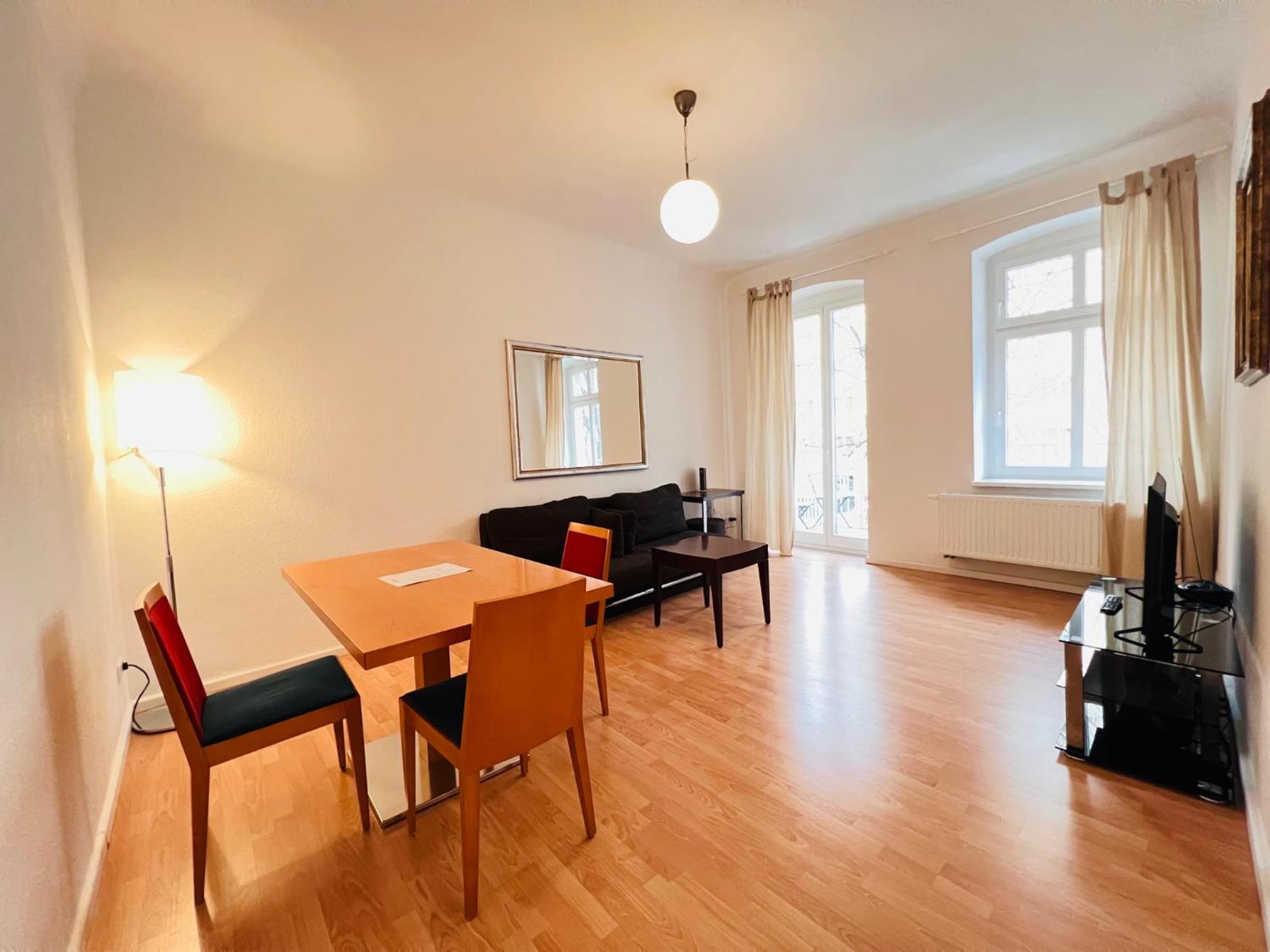 One-Bedroom Apartment photo 1