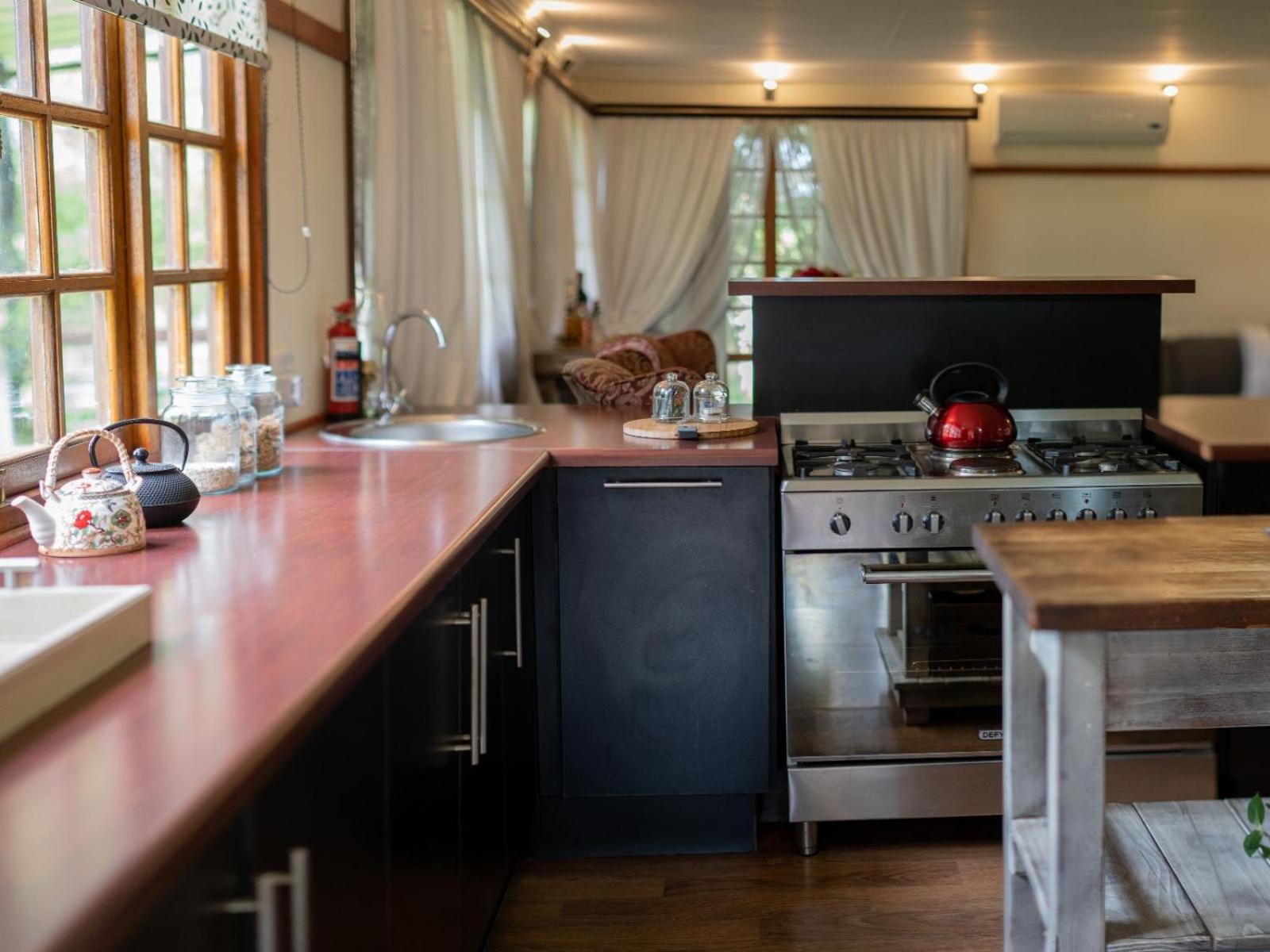 Deluxe Two-Bedroom Apartment with Garden View photo 2