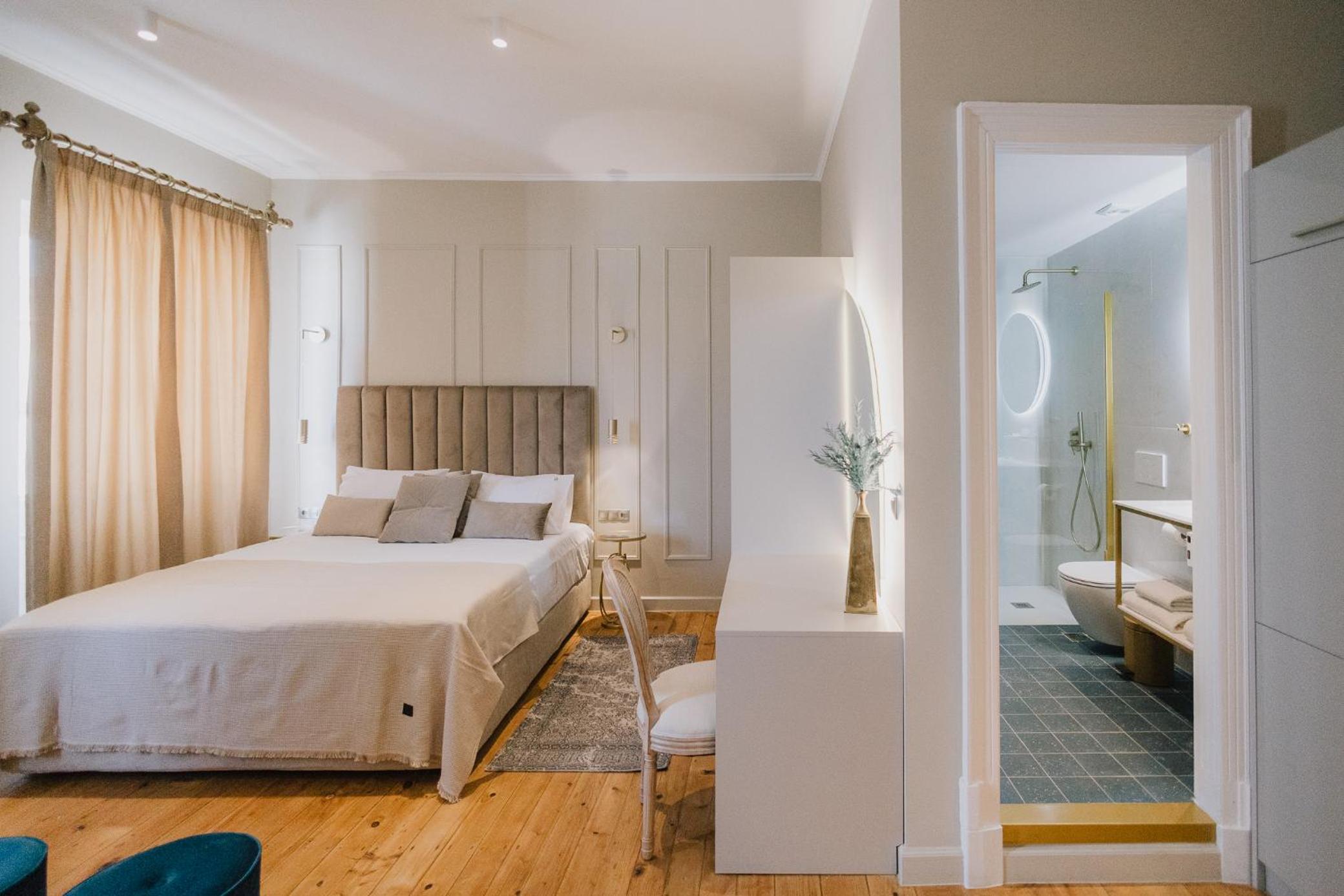 Junior Suite with Balcony photo 1