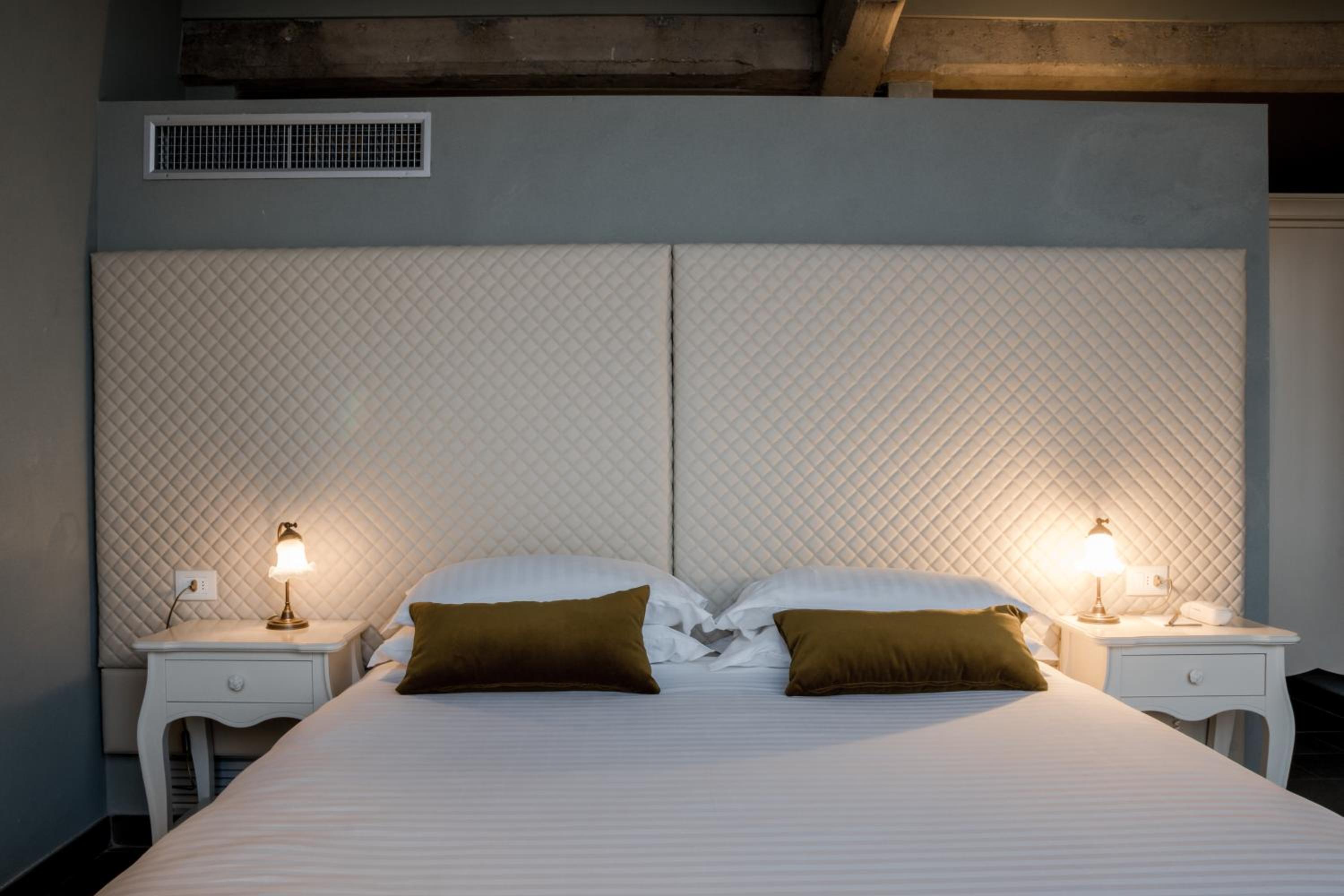 Double Room with Terrace and Lake View photo 2