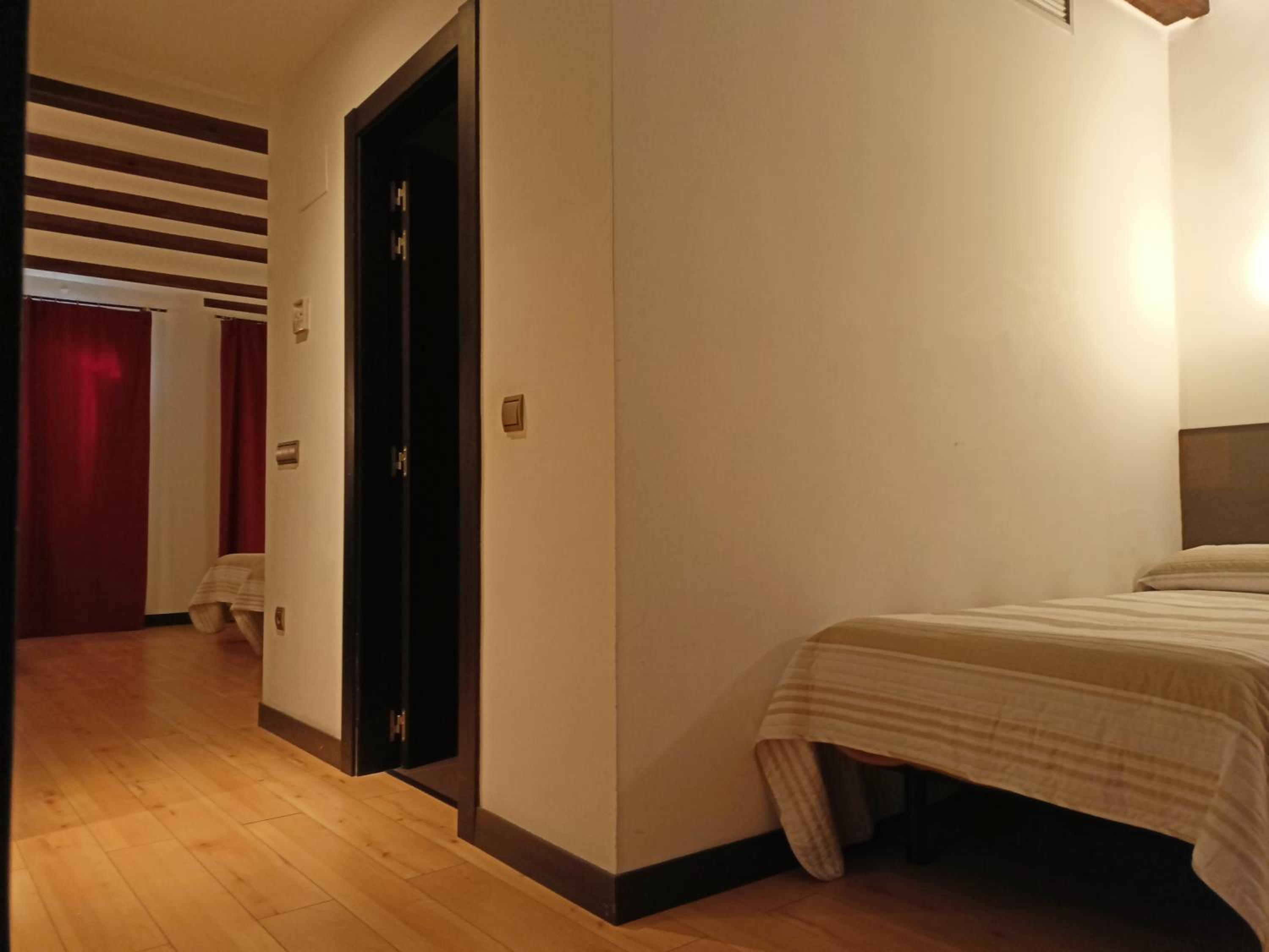 Quadruple Room - Photo 17