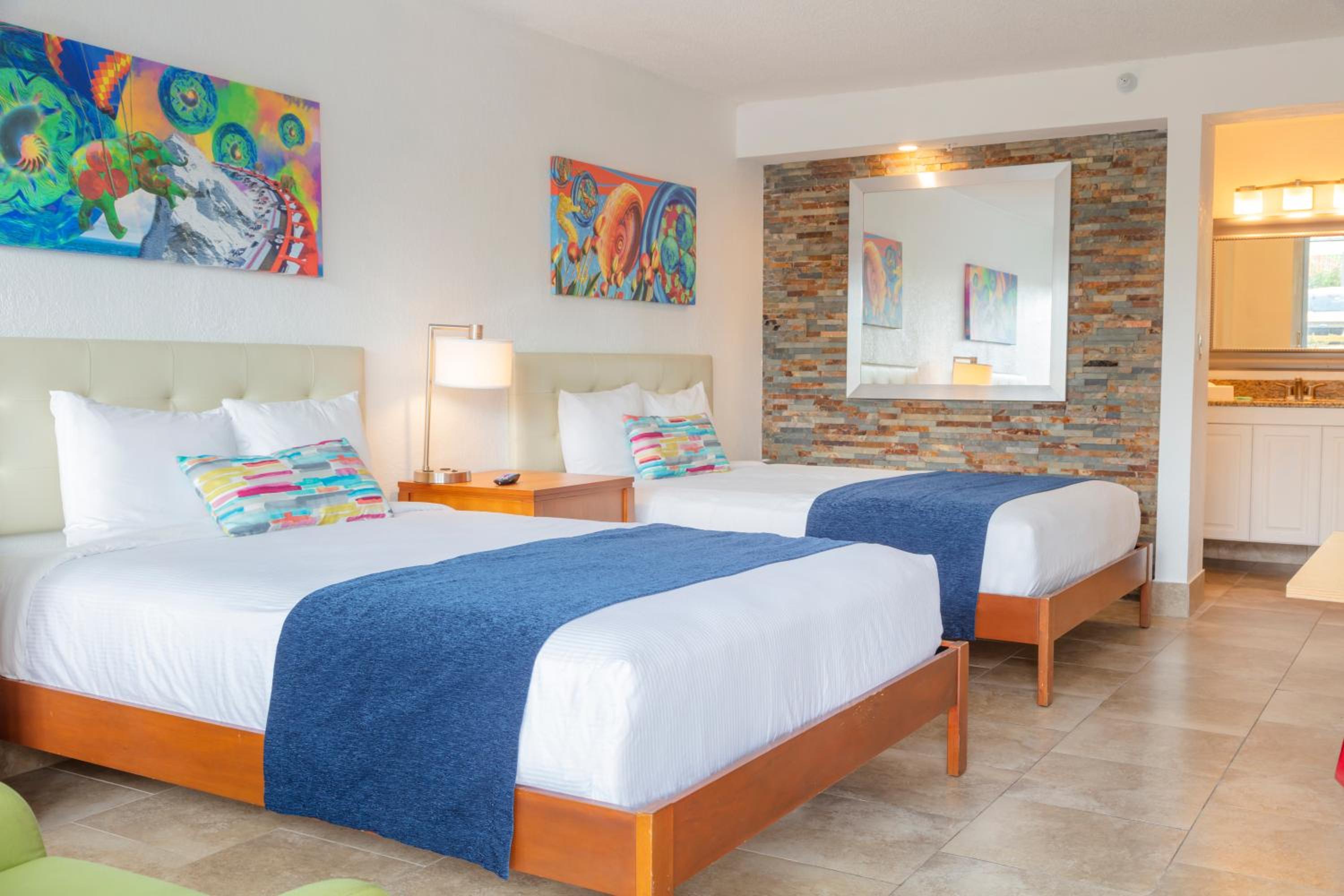 Executive Queen Room with Two Queen Beds photo 1